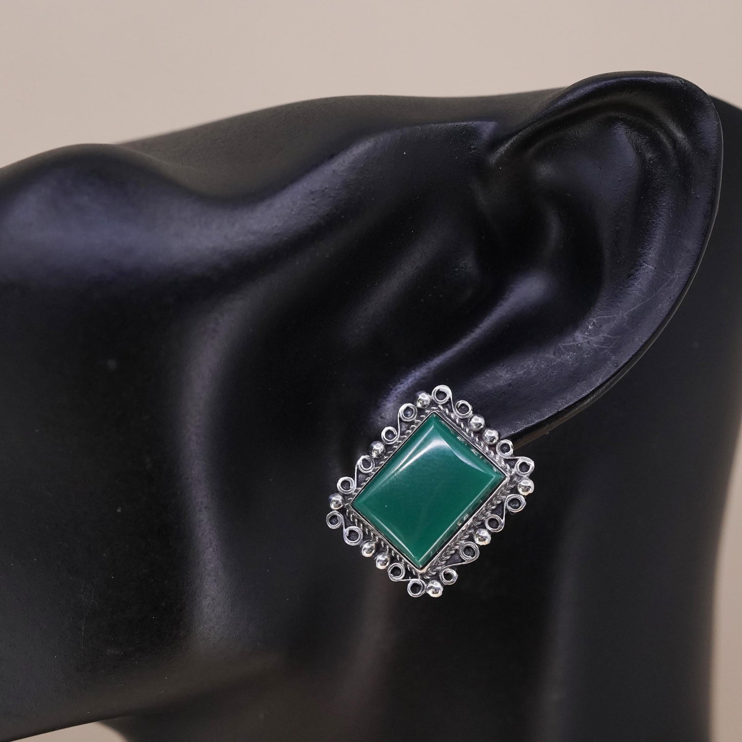 Vintage Mexican sterling silver single earring, 925 screw back flower with jade