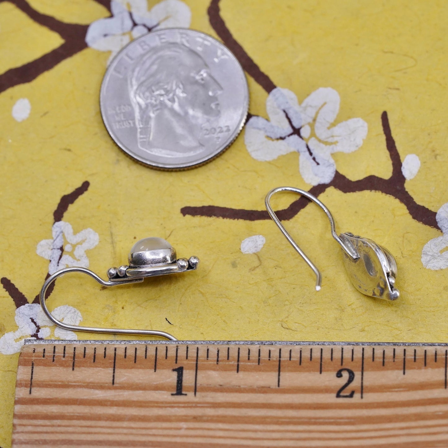 Vintage Sterling 925 silver handmade earrings with white cat's eye beads