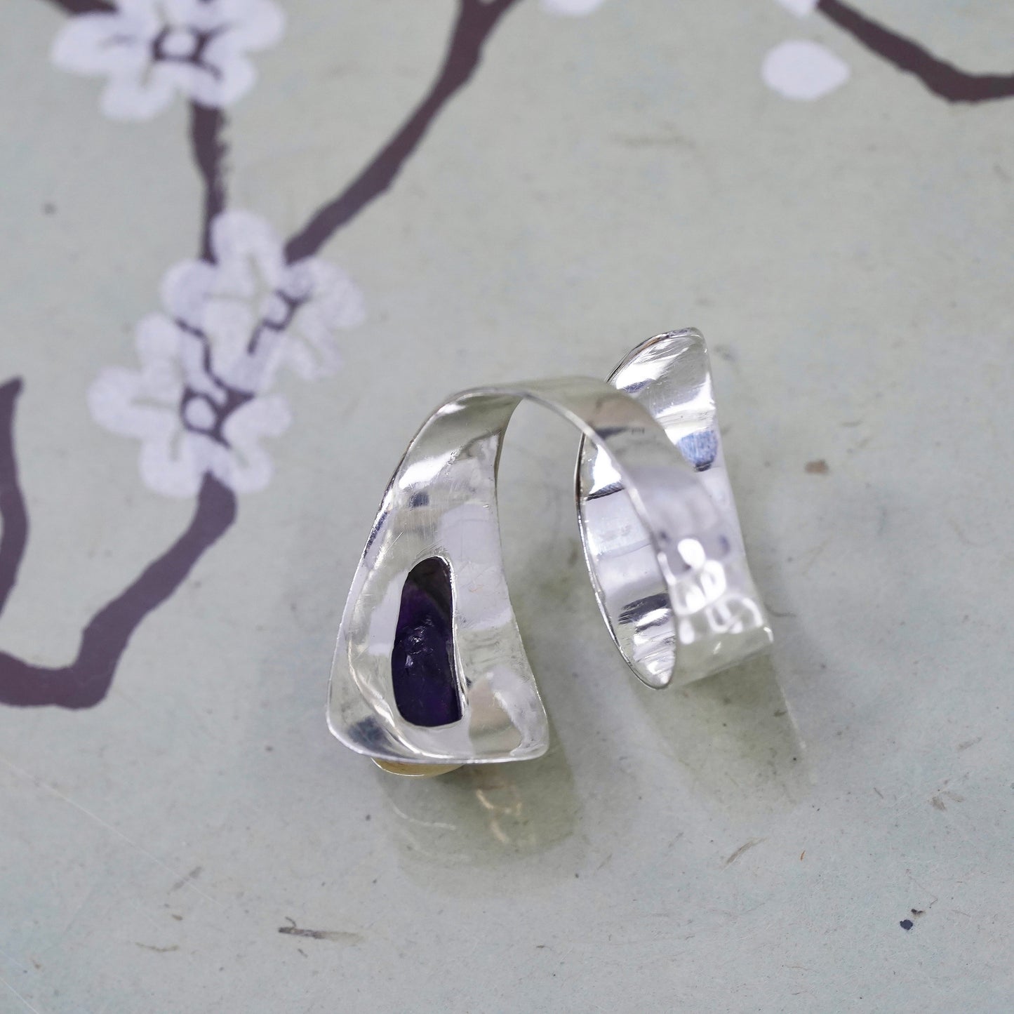 Size adjustable, VTG two tone sterling 925 silver wrap band ring with amethyst