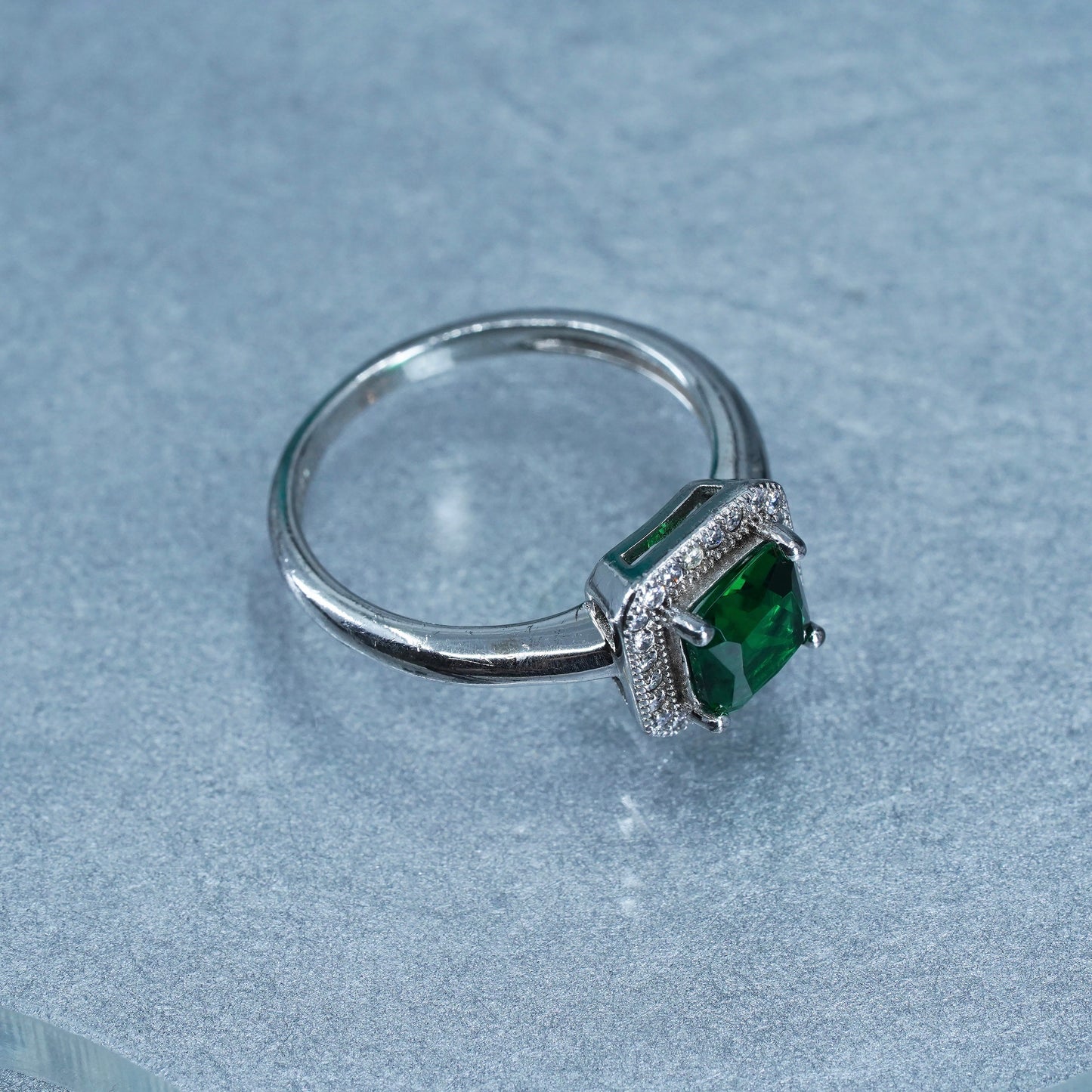 Size 6, vintage Sterling 925 silver handmade ring with emerald and cz around