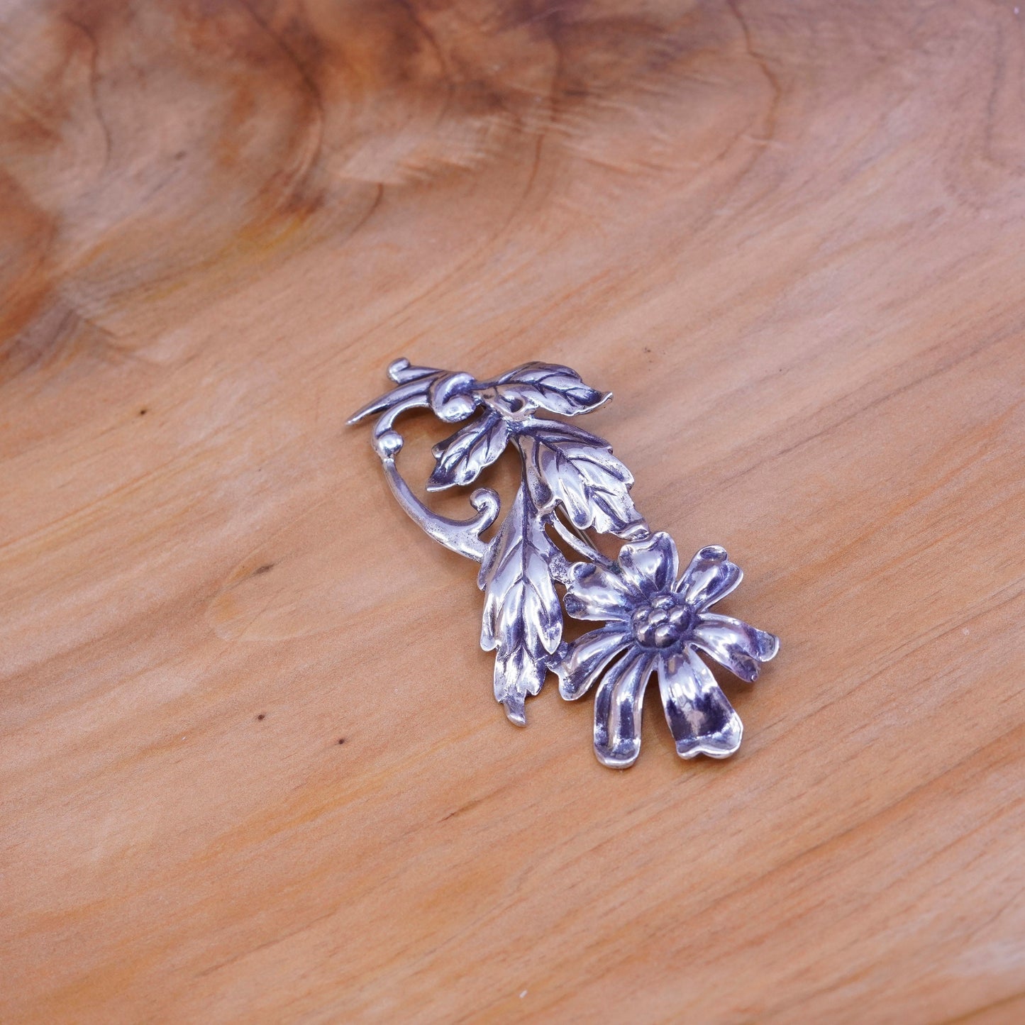 Vintage handmade sterling 925 silver flower brooch