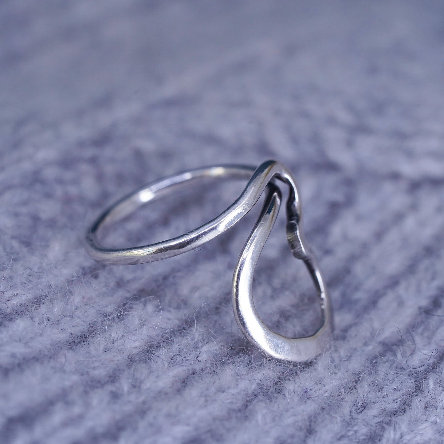 Size 5.25, vintage sterling silver ring, solid 925 silver wired knot band