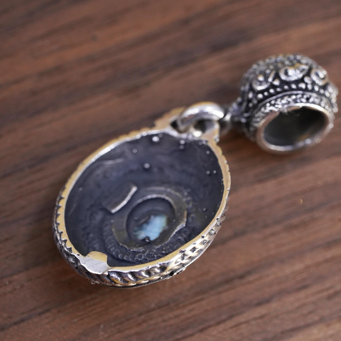 Vintage Mexican Sterling 925 silver textured pendant with oval blue cat’s eye