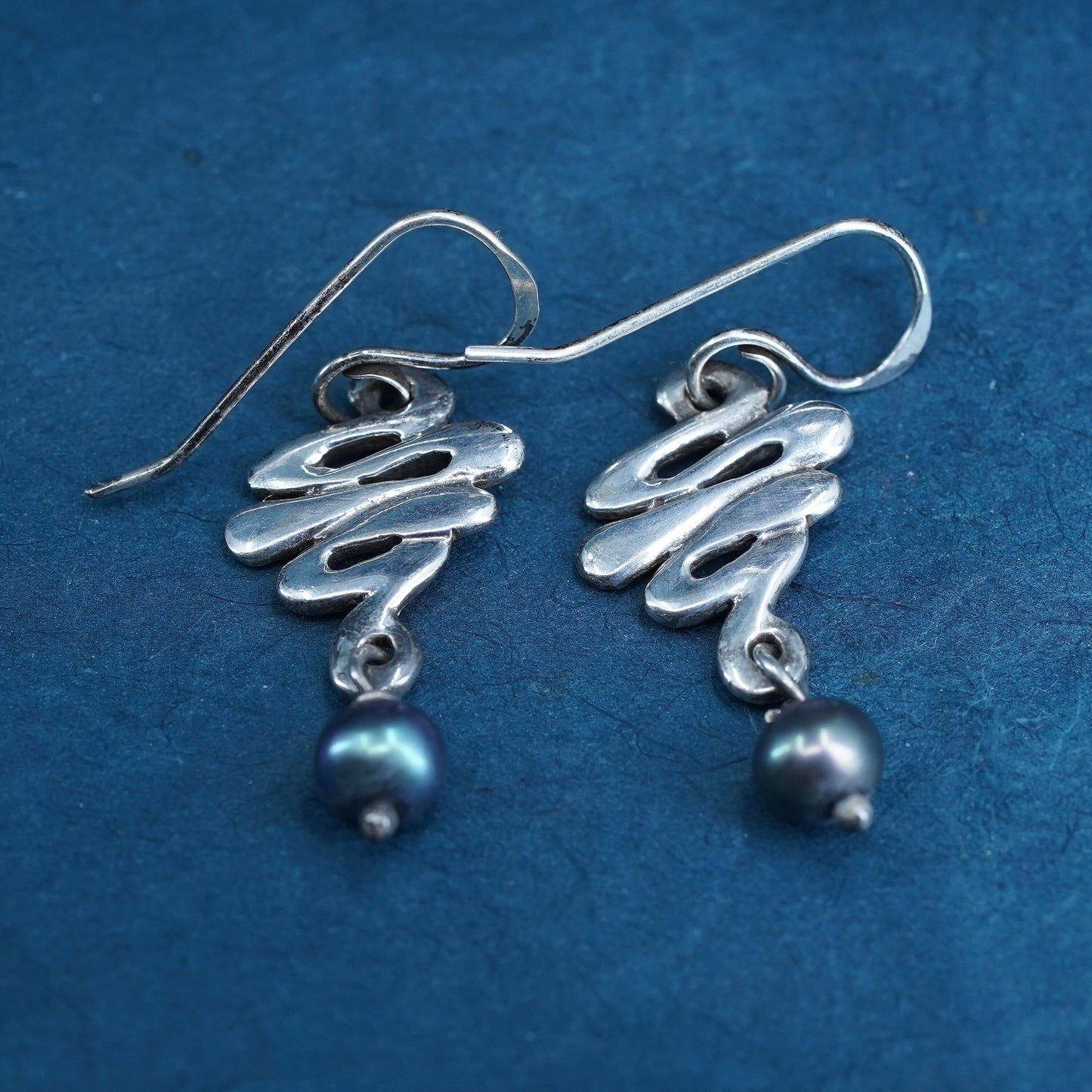 vintage Sterling silver handmade earrings, 925 tornado with black pearl
