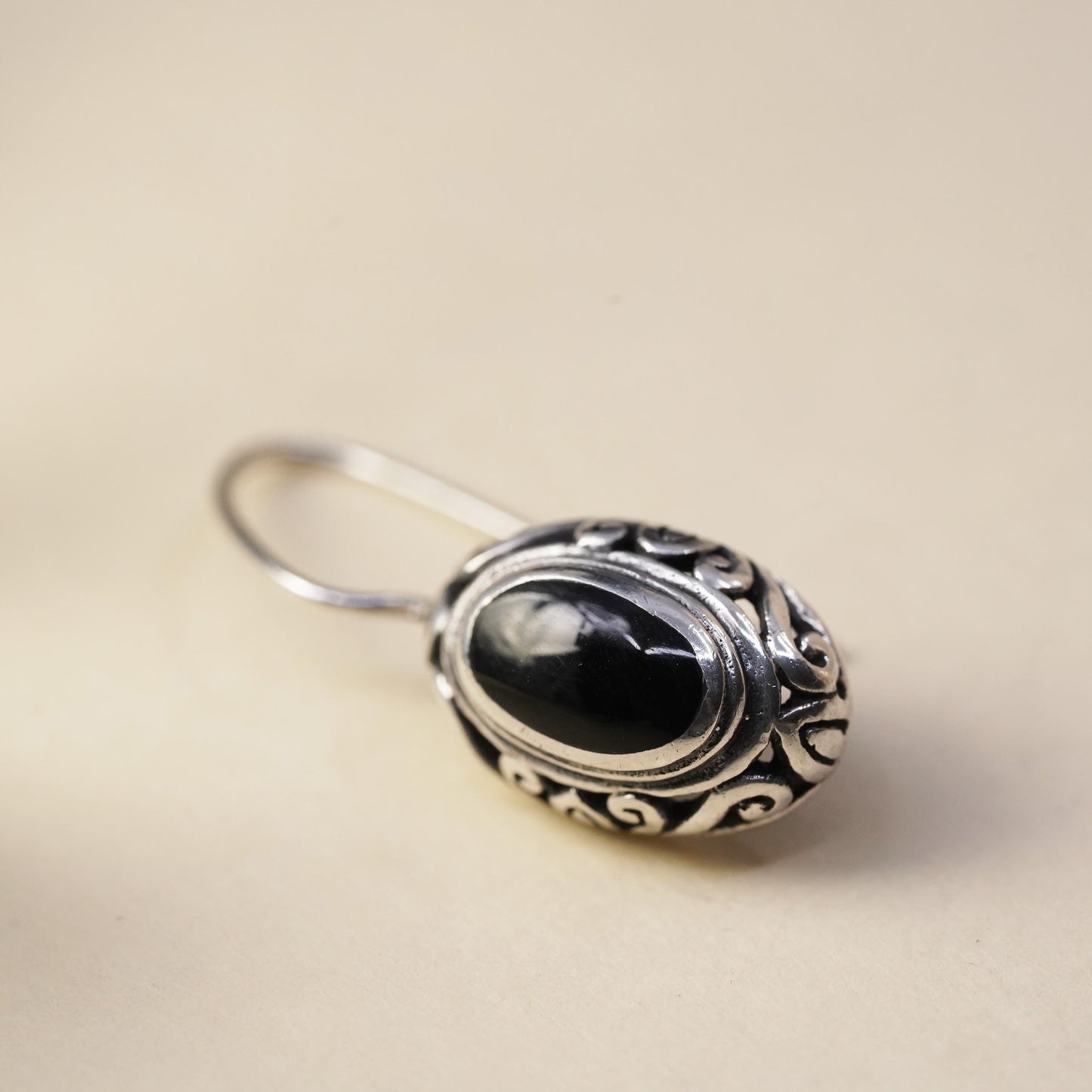 Vintage handmade single earring. Sterling 925 silver oval with onyx inlay