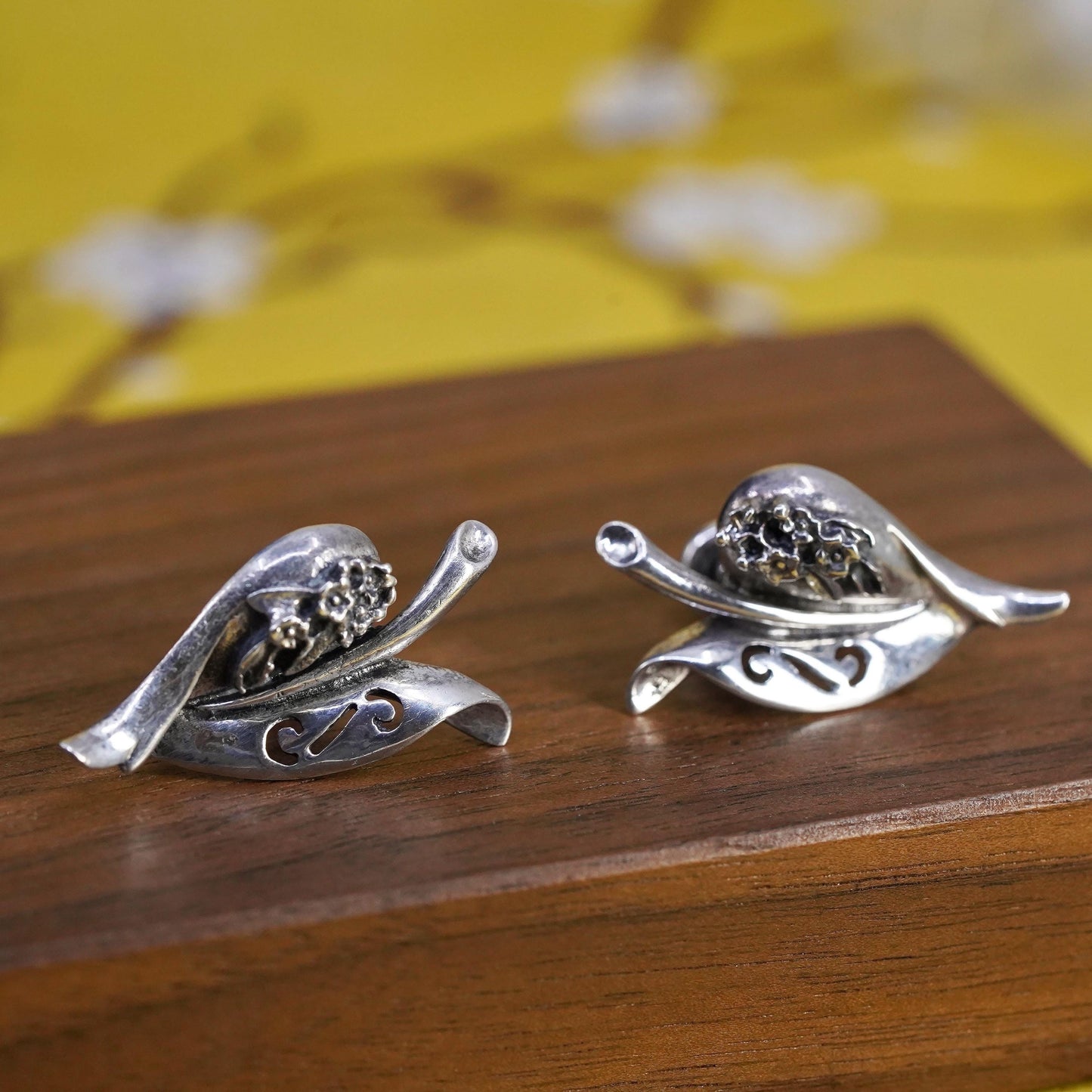 Vintage Sterling silver handmade earrings, 925 leaf screw back earrings