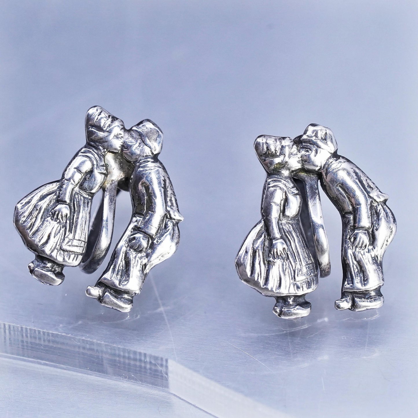 Vintage Sterling 925 silver handmade earrings, screw back kissing couple