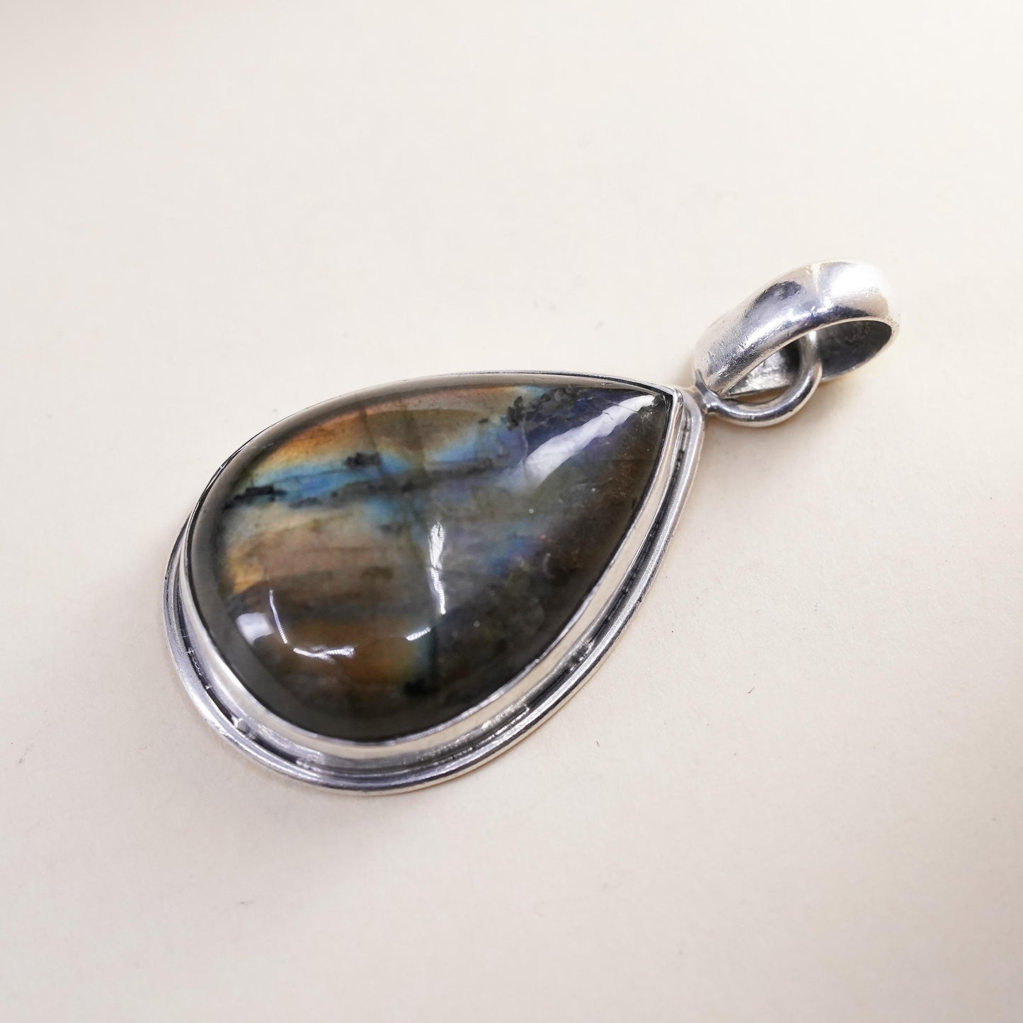 Vintage Mexican Sterling 925 silver handmade teardrop pendant with labradorite