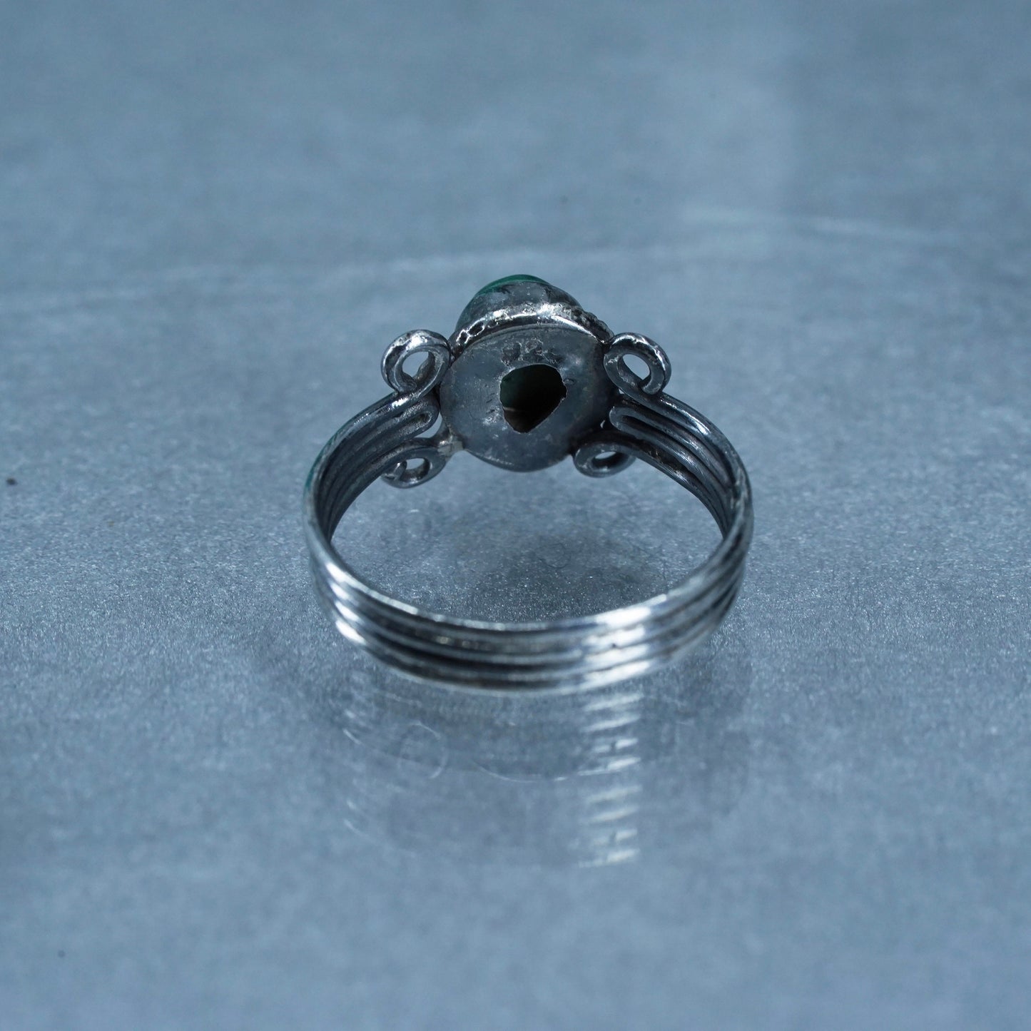 Size 4, Native American navajo Sterling 925 silver handmade ring with turquoise
