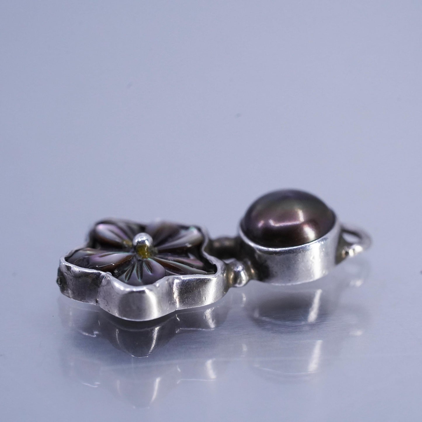 Vinatge Sterling 925 silver black pearl MOP flower charm pendant