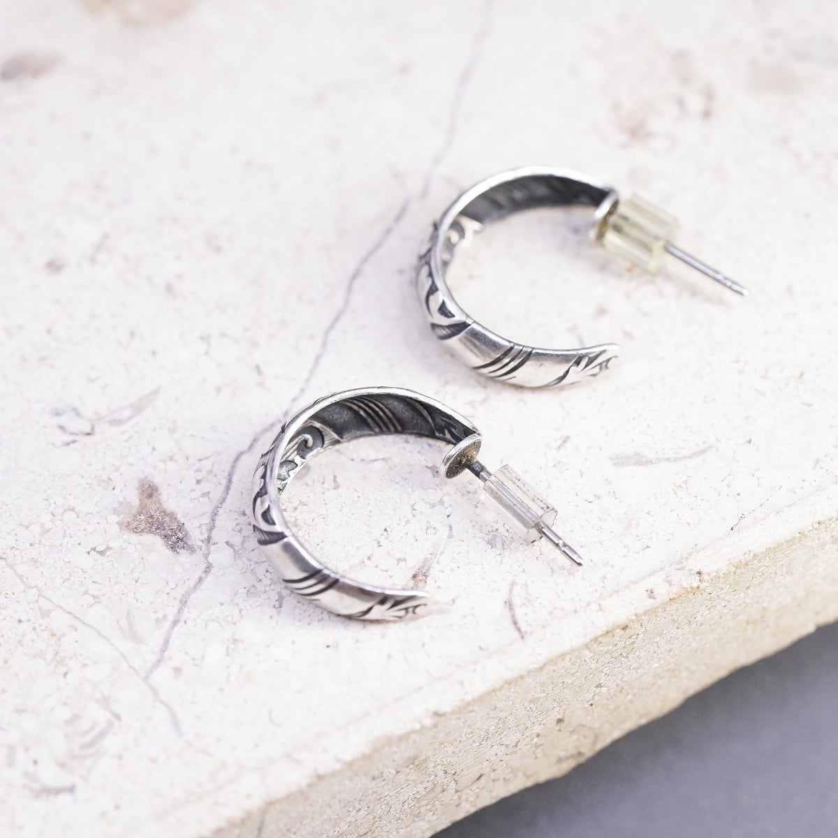 0.5", VTG Sterling silver hammered textured earrings, 925 textured hoops studs