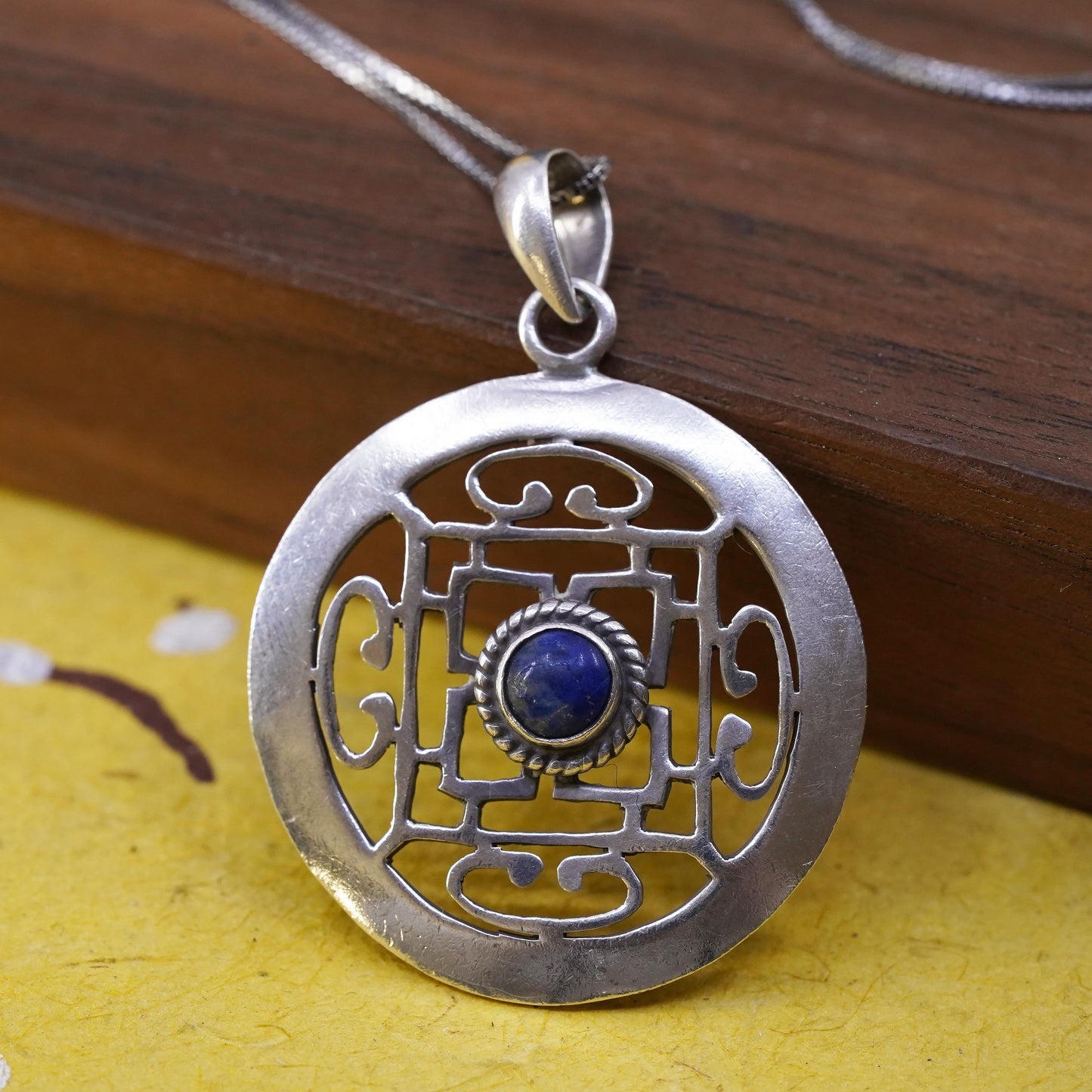 18", Sterling silver necklace, 925 box chain round filigree pendant lapis
