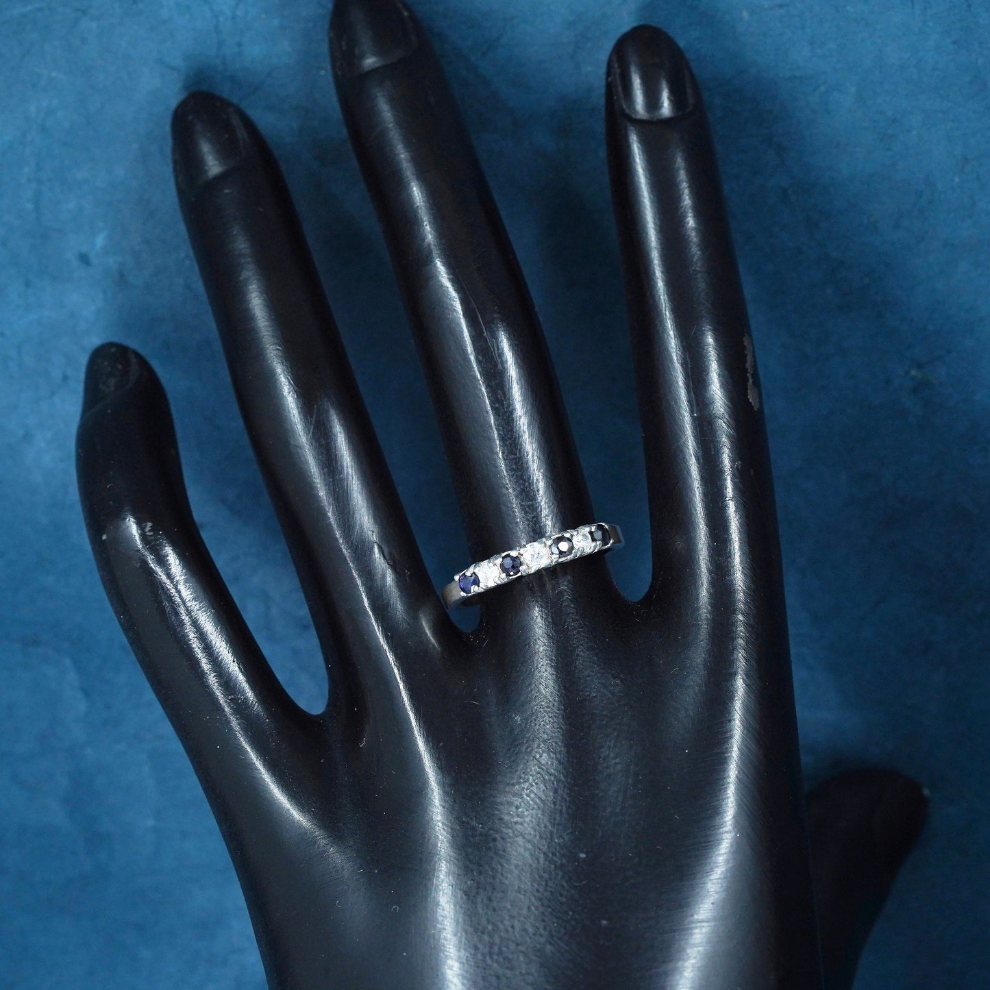 Size 8, vintage Sterling 925 silver handmade stackable band ring with sapphire