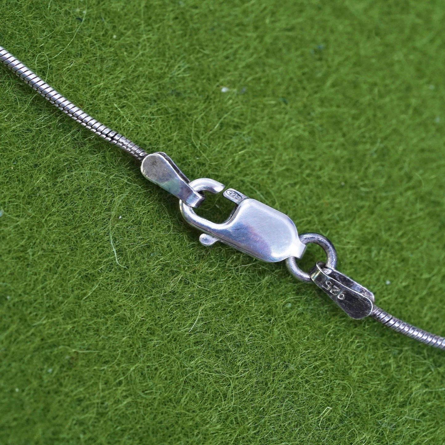 18”, 925 sterling silver circle chain w/ heart pendant embossed “little sister”