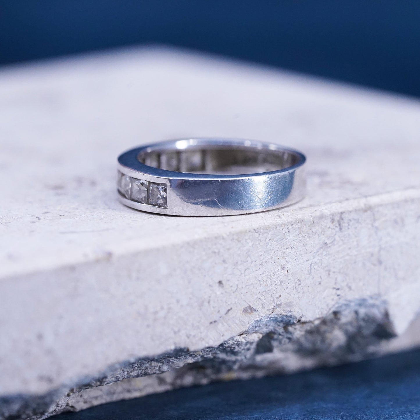Size 8, vintage Sterling silver ring, 925 band with clear cz