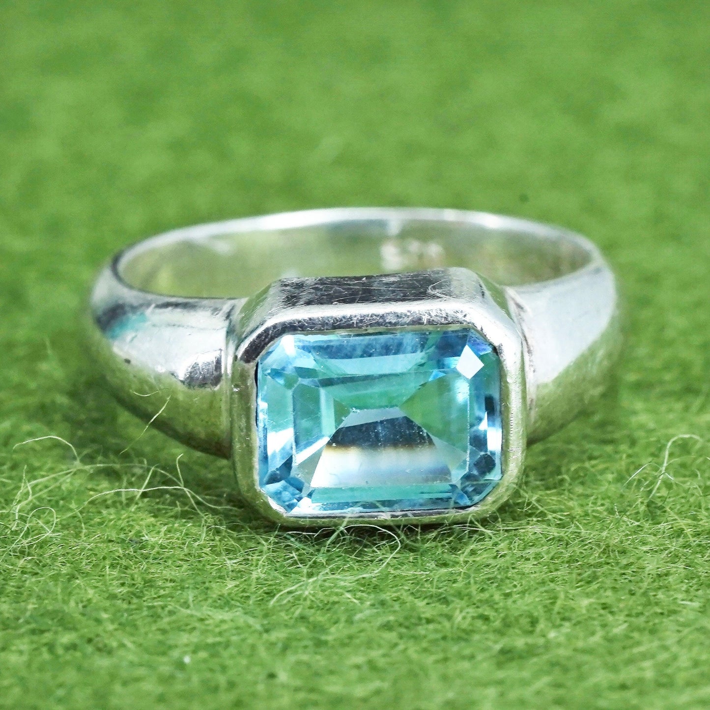 Size 7.5, vtg Sterling silver statement ring, 925 stackable band w/ blue topaz