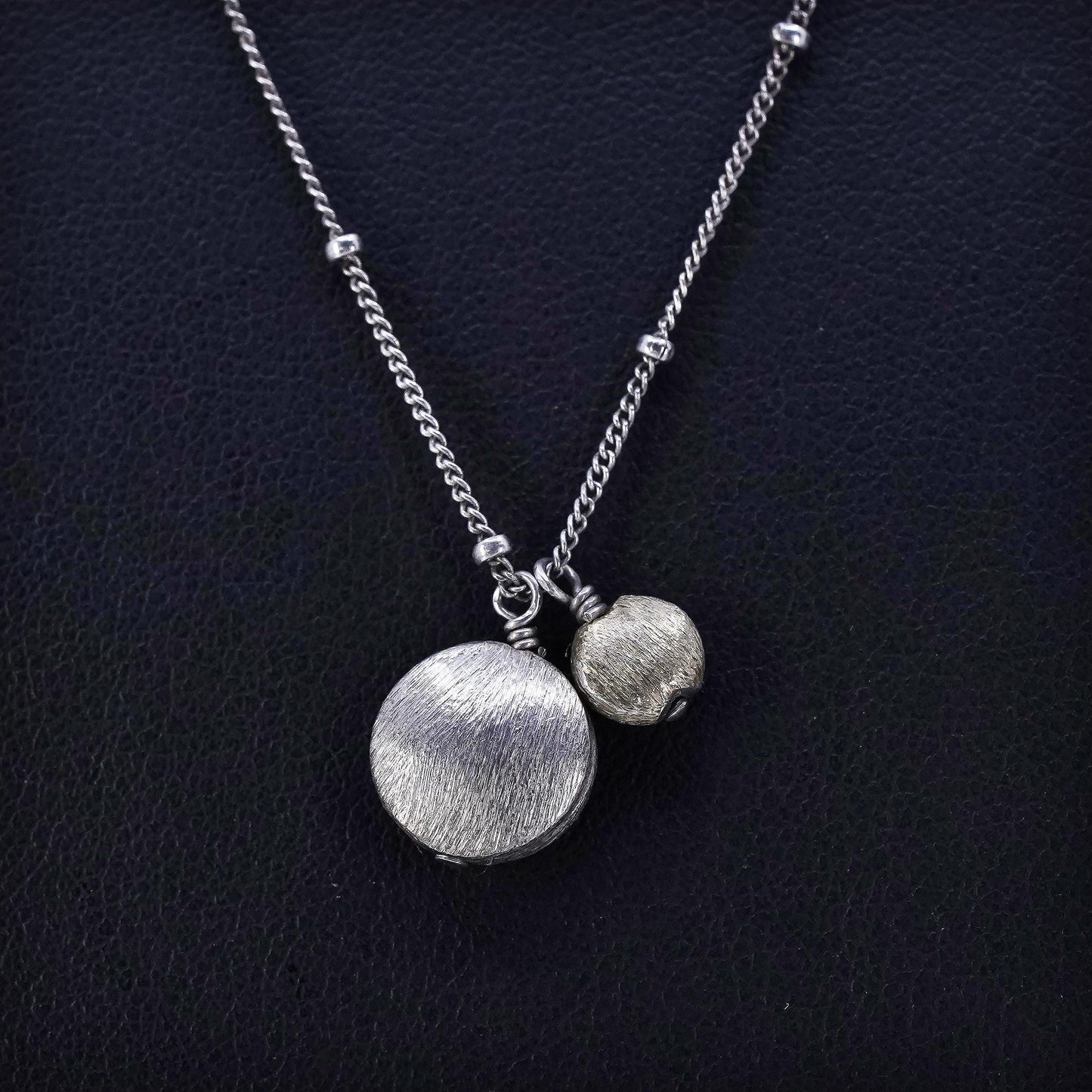 18”, VTG Sterling 925 silver curb beads chain necklace with two tone pendant