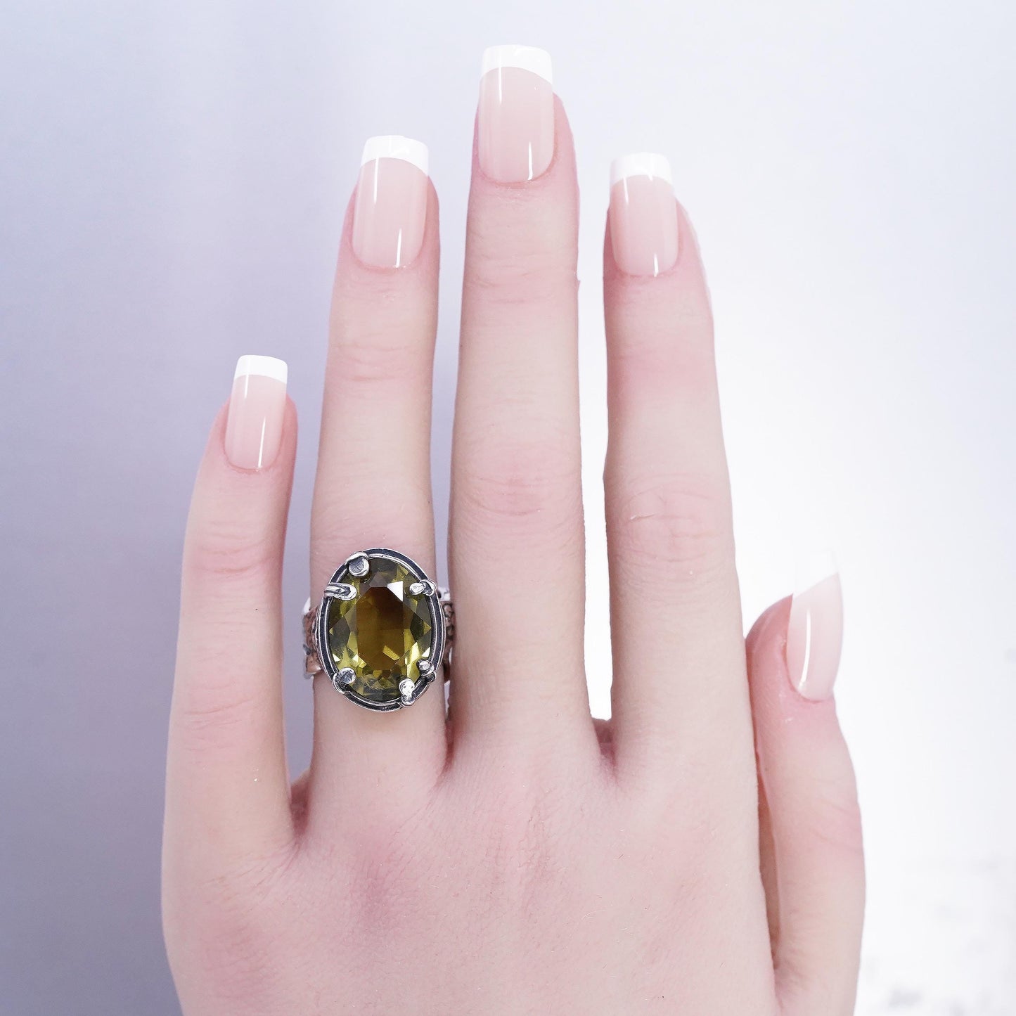 Size 6, Retired Silpada R1883 Green Olivine Sterling Silver 925 Ring, cocktail