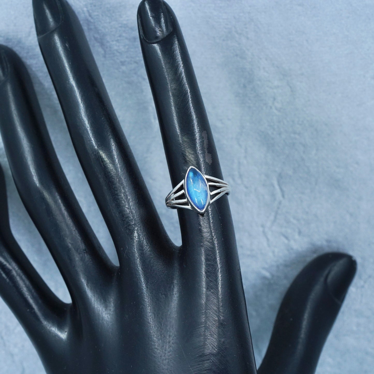 Size 5, vintage Sterling 925 silver handmade ring with moonstone