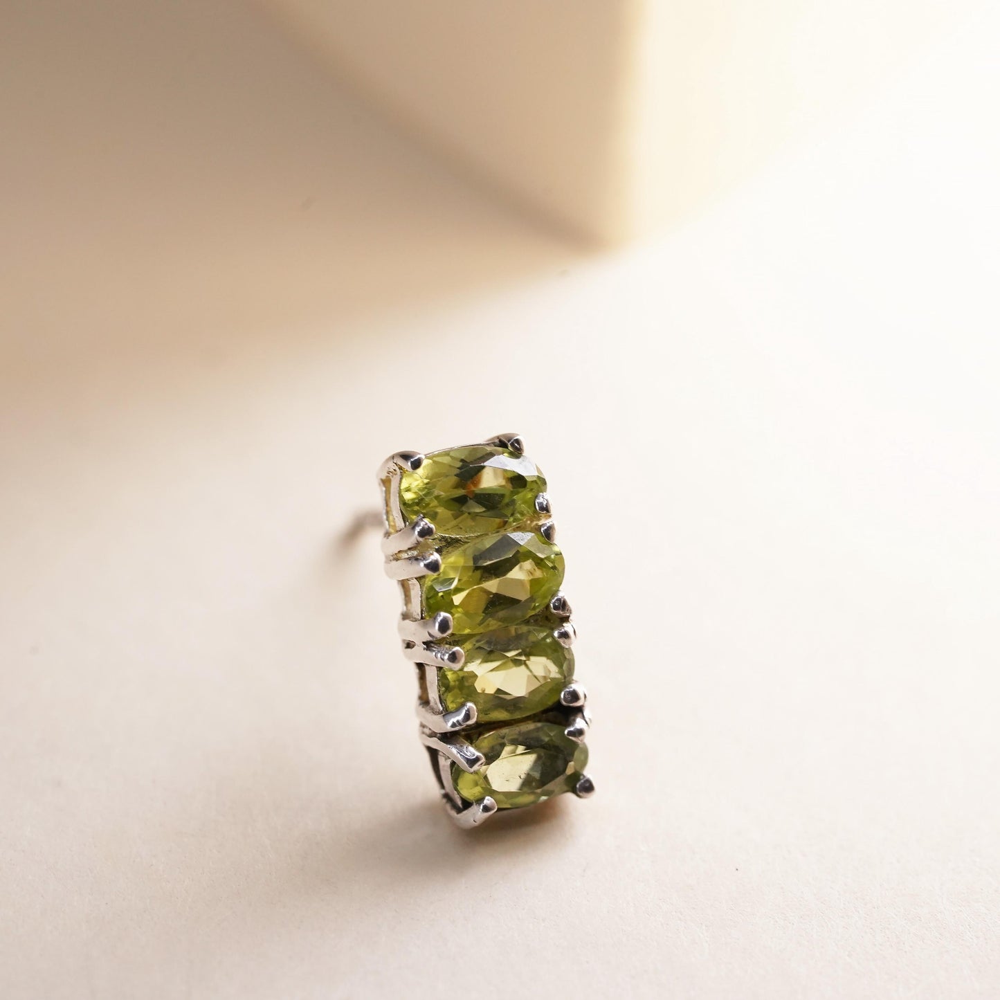 Vintage Sterling 925 silver handmade stud with peridot, single earring