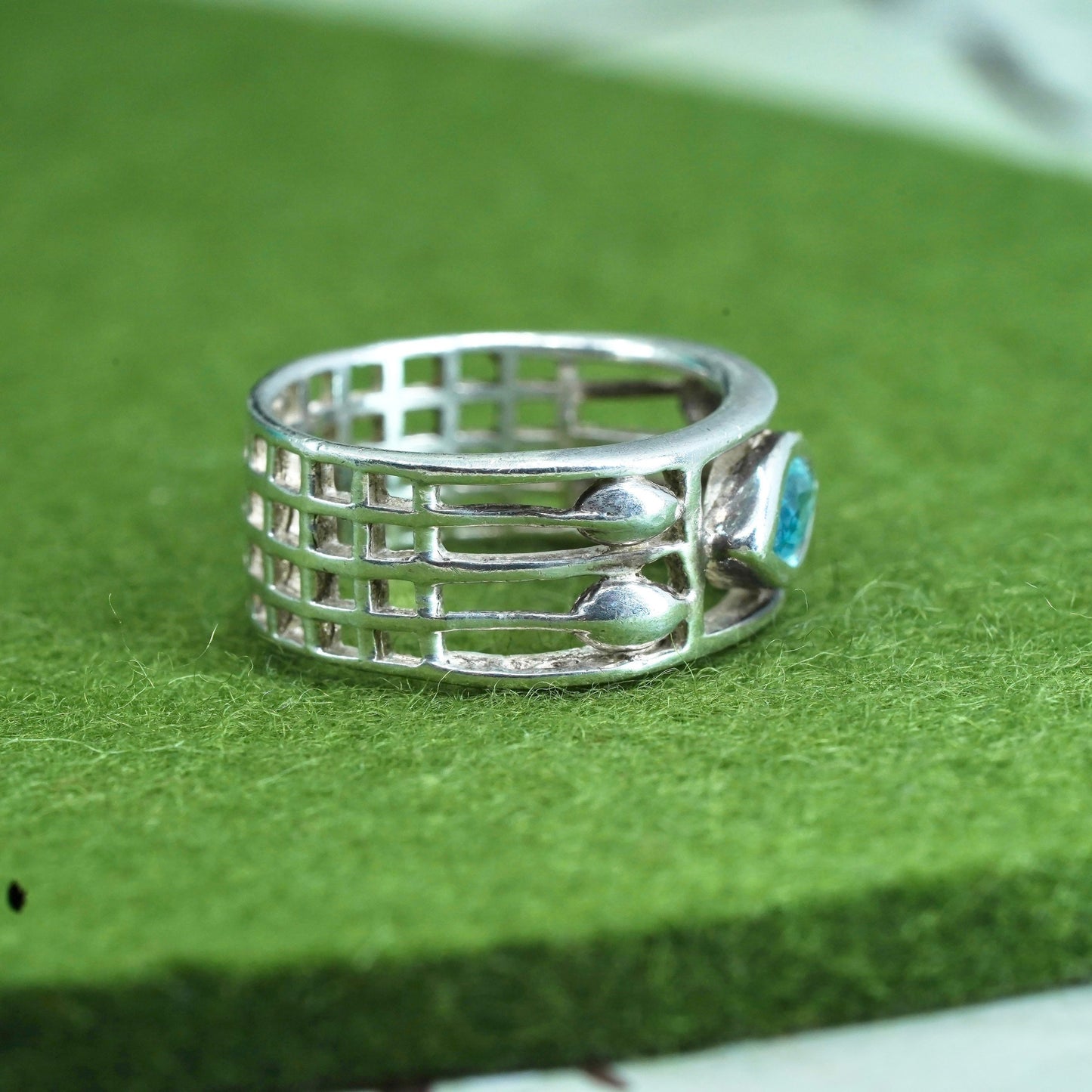 Size 7.75, vintage sterling 925 silver handmade filigree band ring with topaz