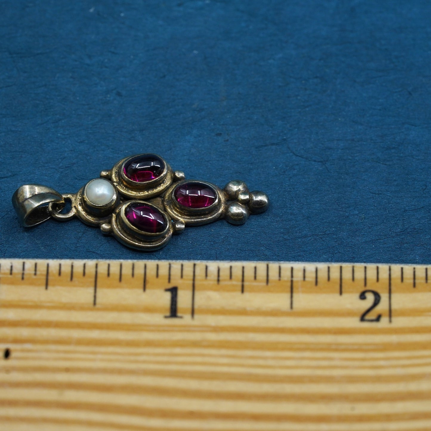 Vintage Sterling 925 silver handmade pendant with garnet and pearl