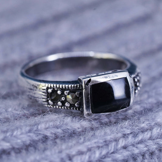 Size 7, vintage Sterling 925 silver ring band with black onyx and marcasite