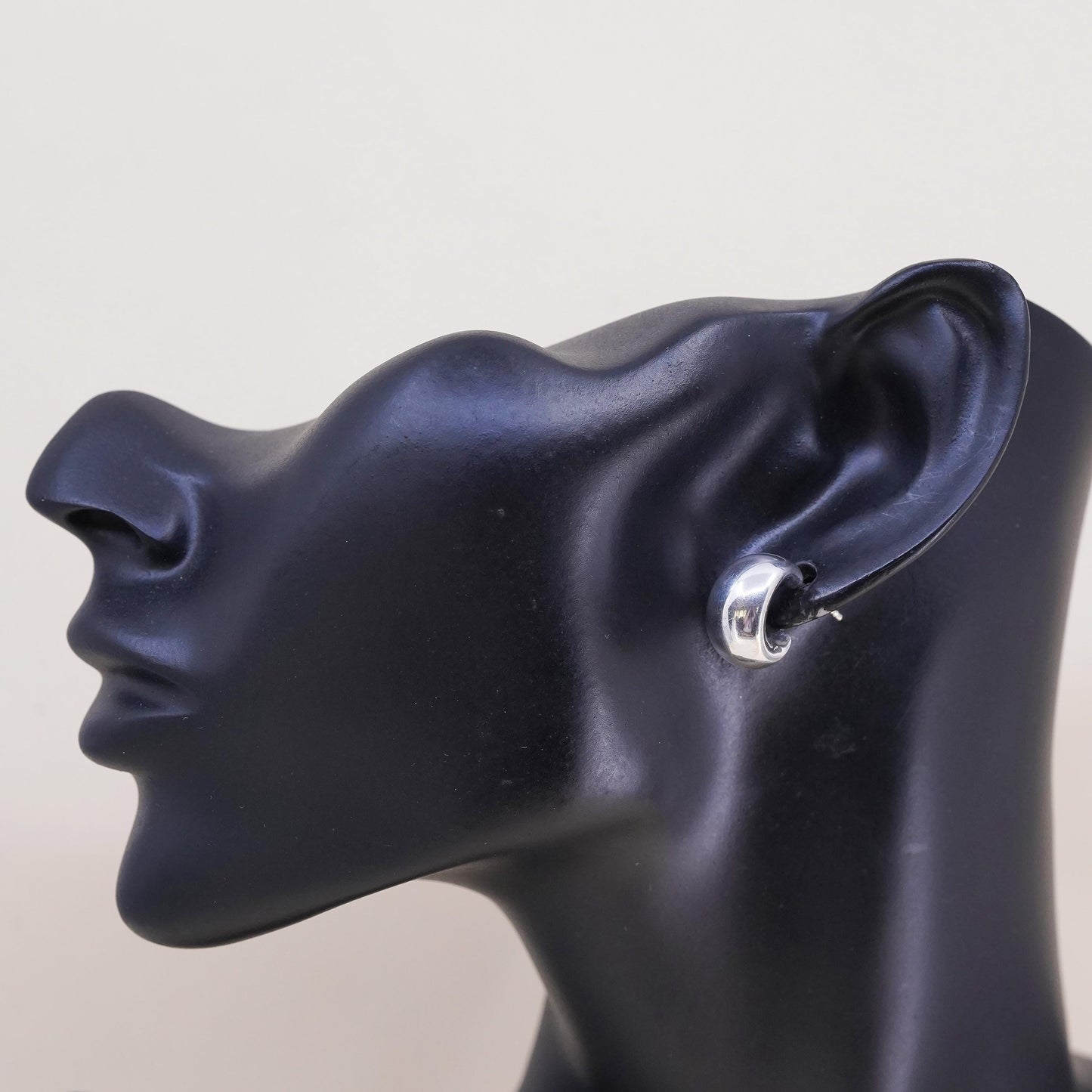 Vintage Mexican handmade single 1 earring. Sterling 925 silver huggie stud