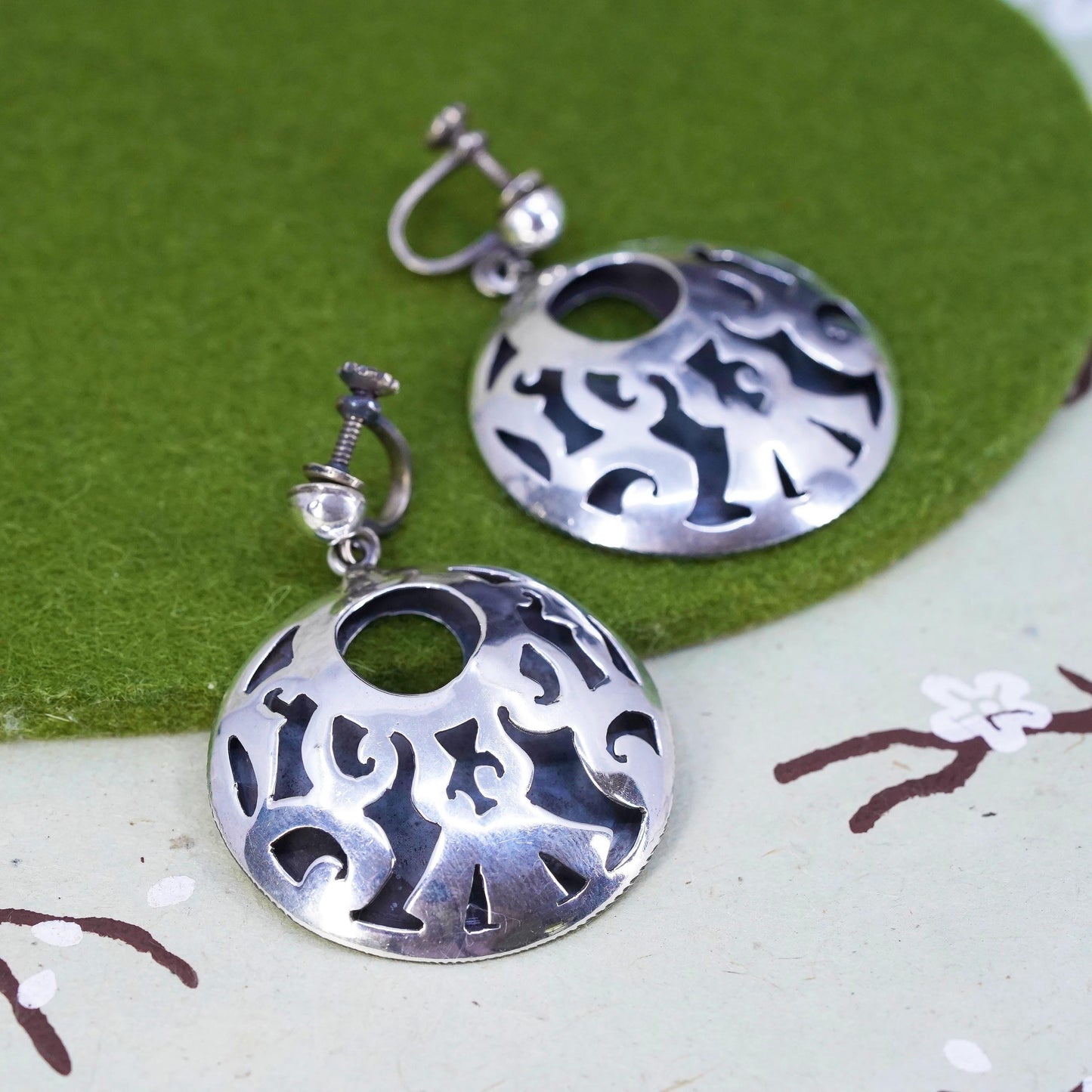 VTG Mexican hecho en Sterling silver earrings, Mexico 925 cutted circle dangles