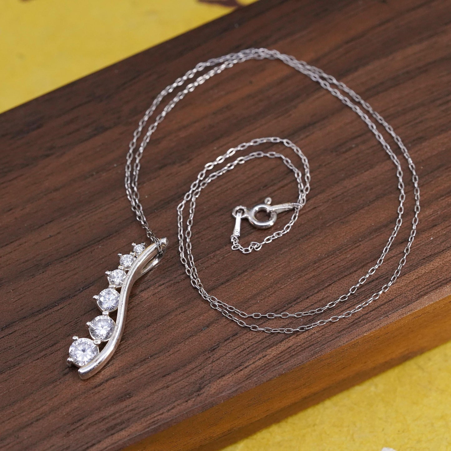 18", vintage Sterling silver necklace, Italy 925 circle chain with cz pendant