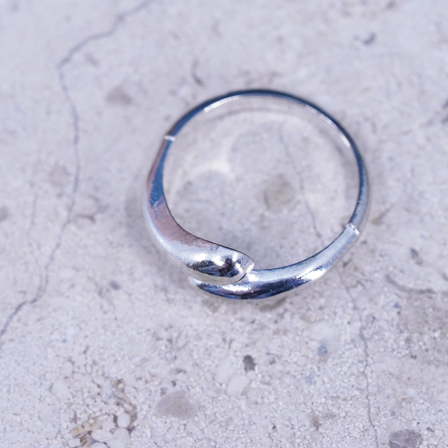 Size 8.5, VTG Sterling silver handmade wrapped ring, modern 925 statement ring