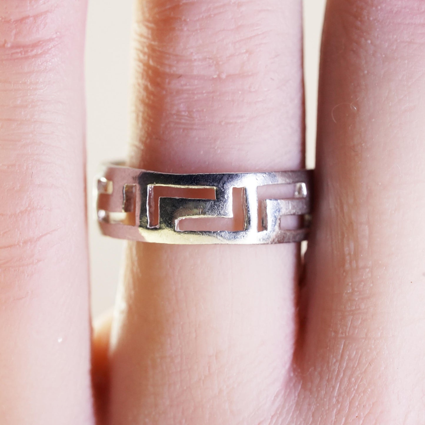 Size 8, VTG sterling silver handmade statement ring, 925 swirly Greek key band