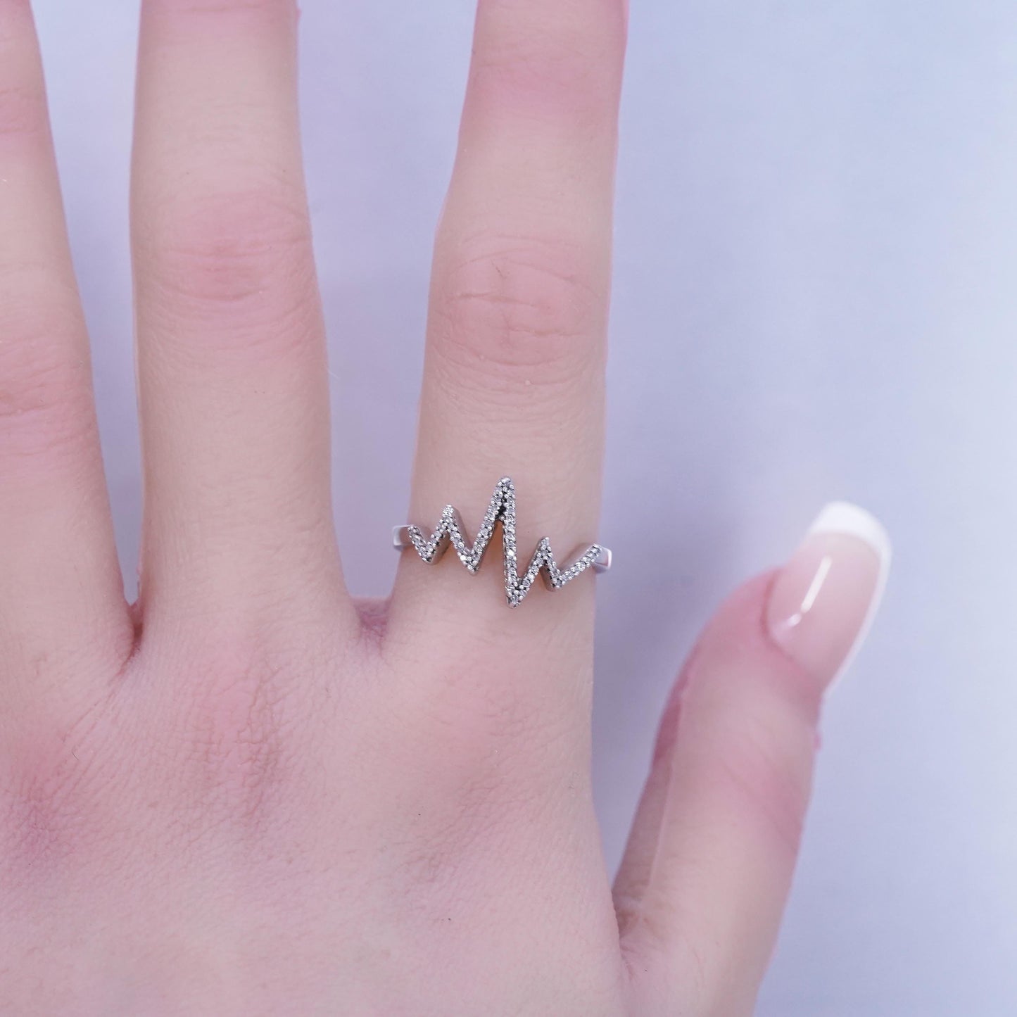 Size 7, VTG Sterling 925 silver handmade engagement heartbeat ring cluster Cz