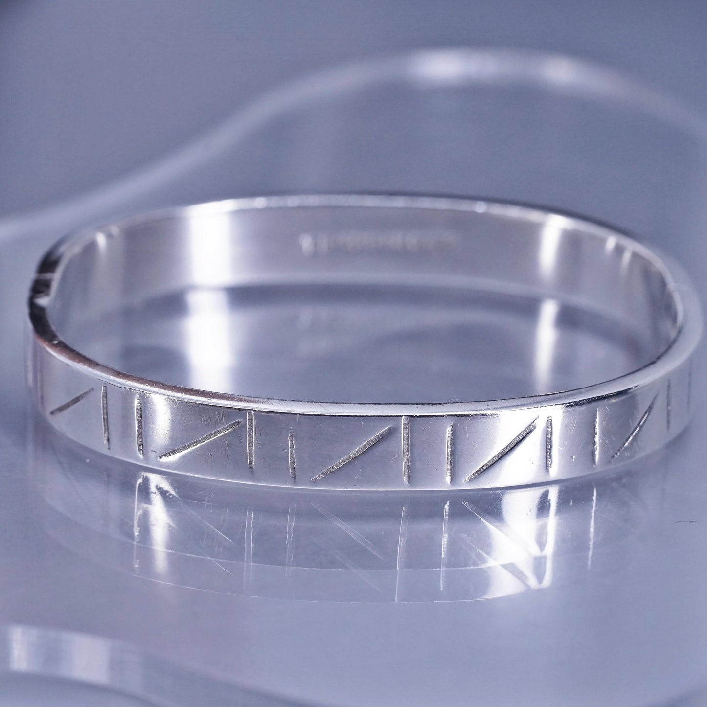 7”, Vintage Mexican Sterling 925 silver handmade bracelet, hinged bangle