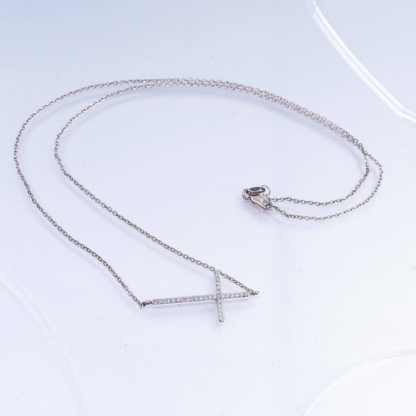 18", Vintage 6K yellow Gold Necklace Circle Chain cluster Diamond Cross Pendant