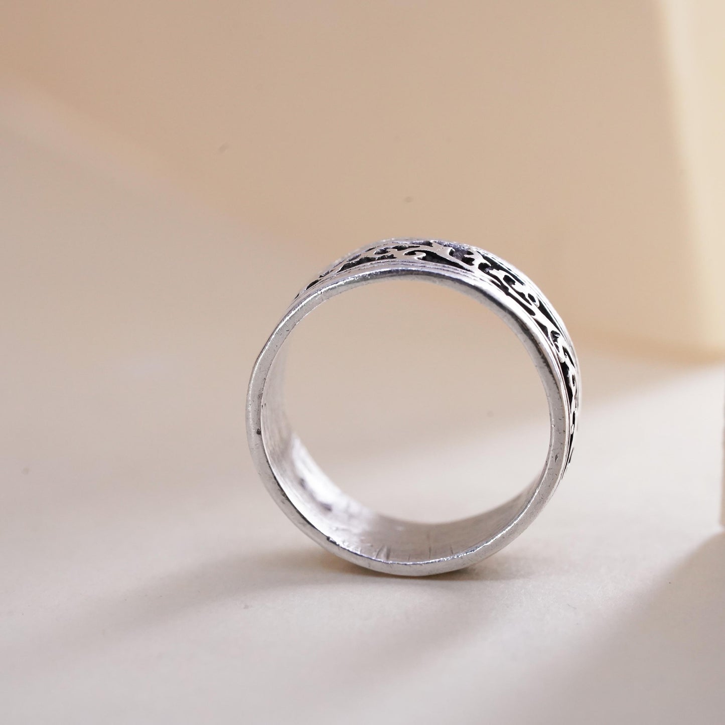 Size 5.5, vintage Mexican Sterling 925 silver handmade textured ring band