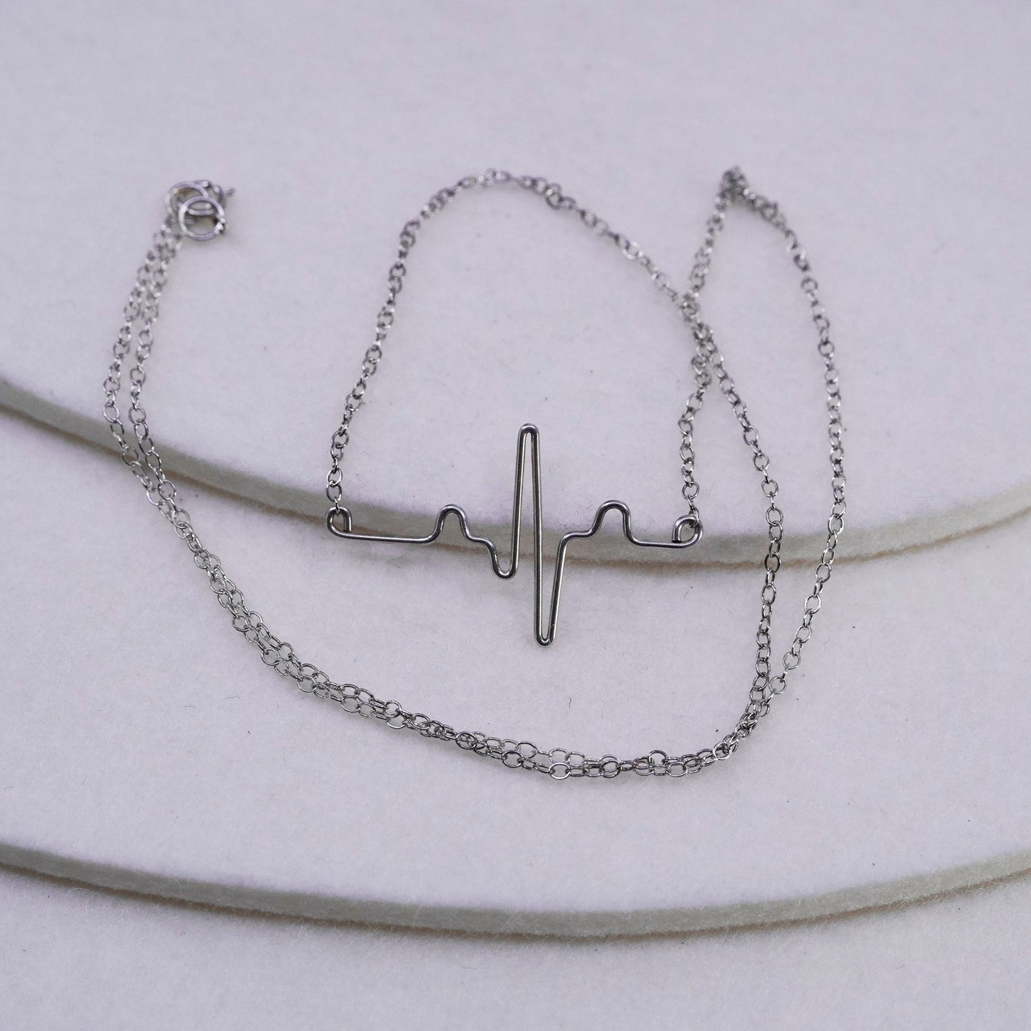 19”, VTG Italy Sterling 925 silver circle chain necklace with heart ECG graph