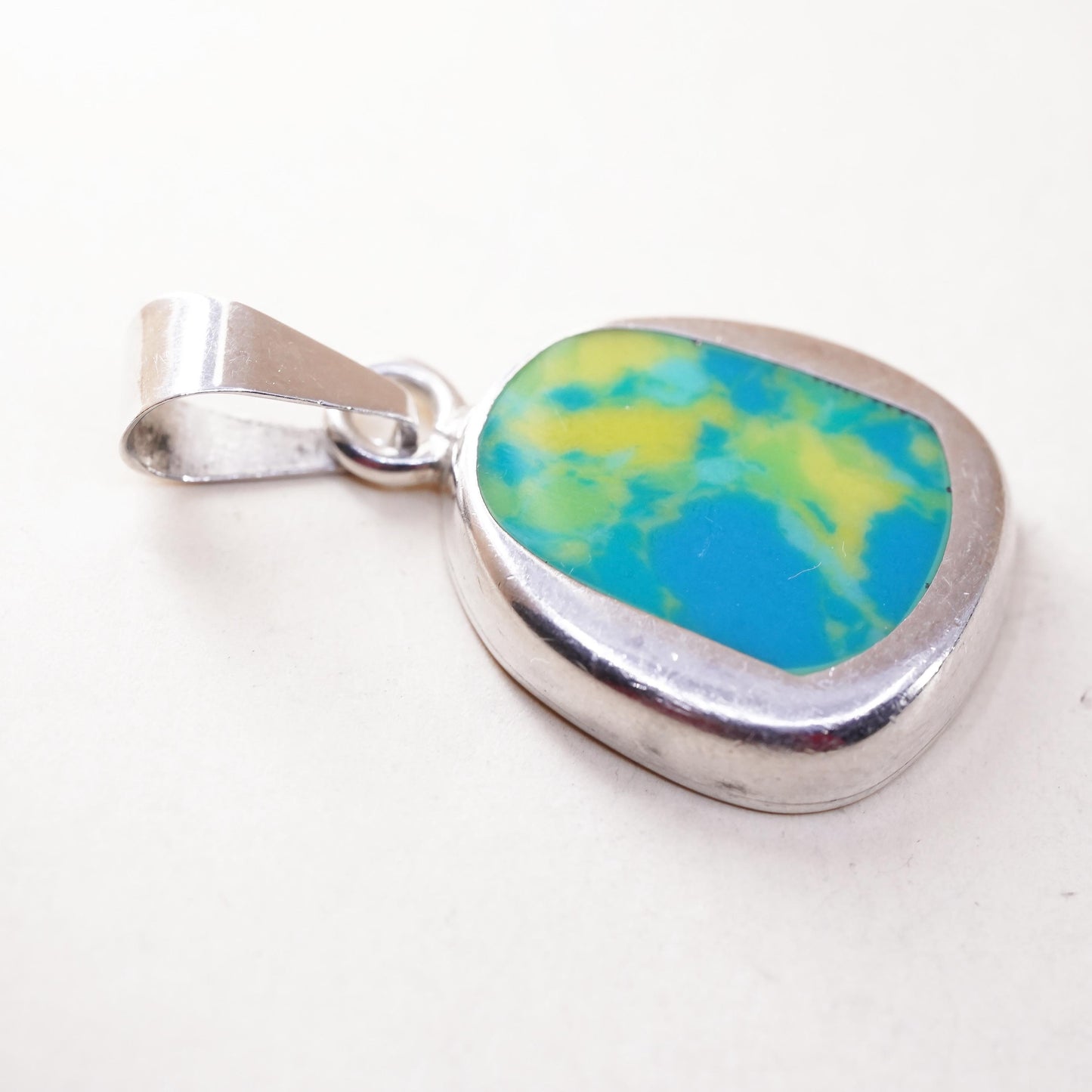 Vintage Mexican sterling 925 silver handmade pendant with yellow green stone