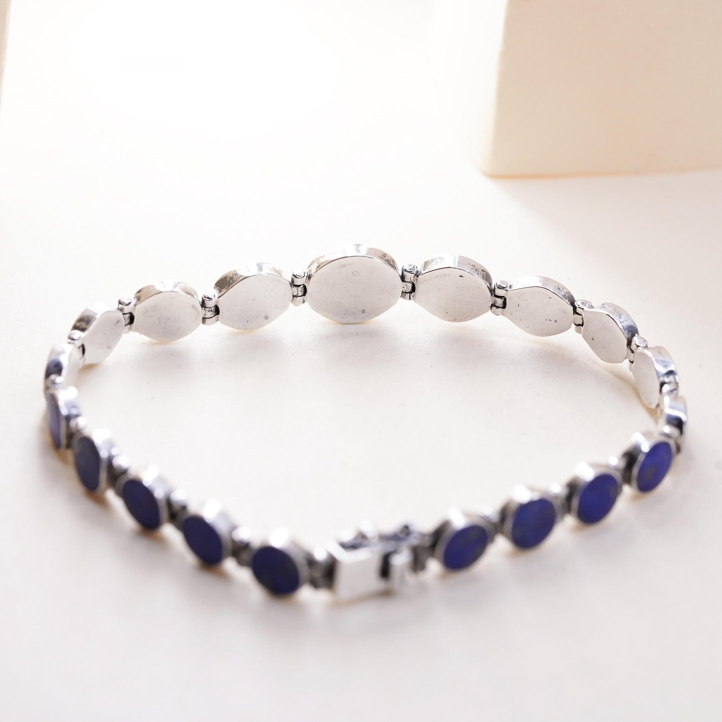 7", Vintage southwestern Sterling silver bracelet, 925 circle lapis lazuli