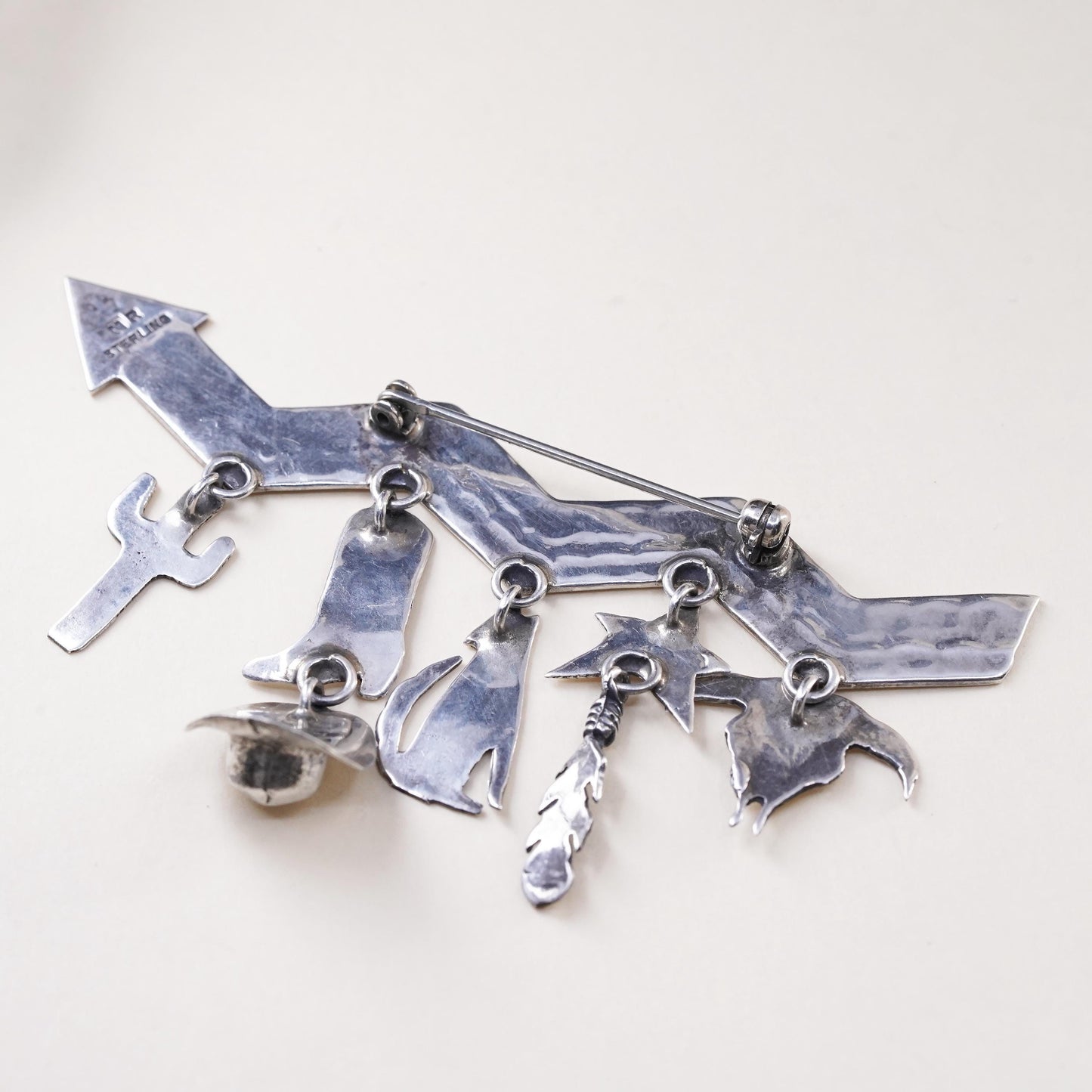 Native American Michael R. Rogers sterling silver brooch, 925 pin wolf cactus
