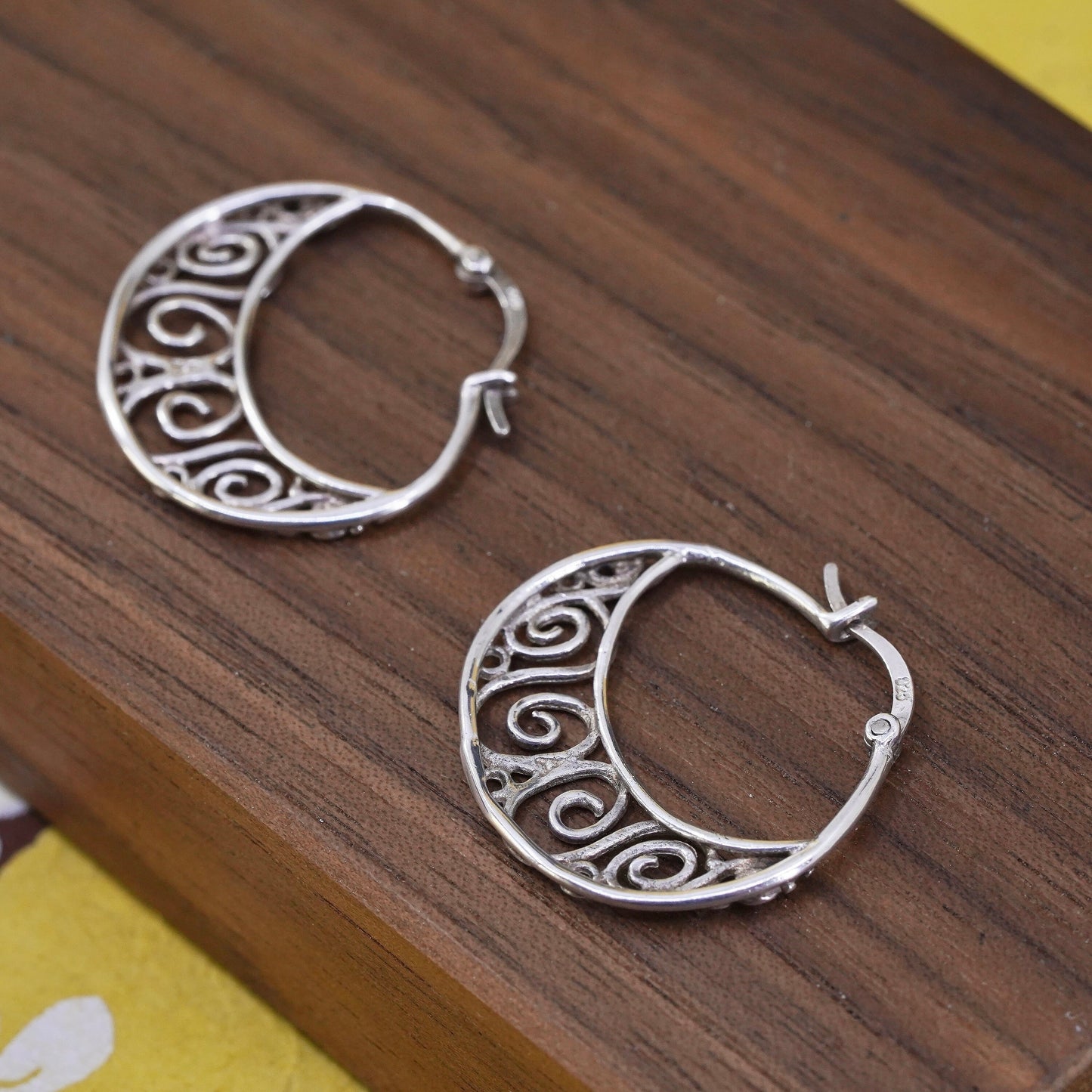 1”, Sterling silver flatten matted filigree swirly hoop earrings, 925 huggie