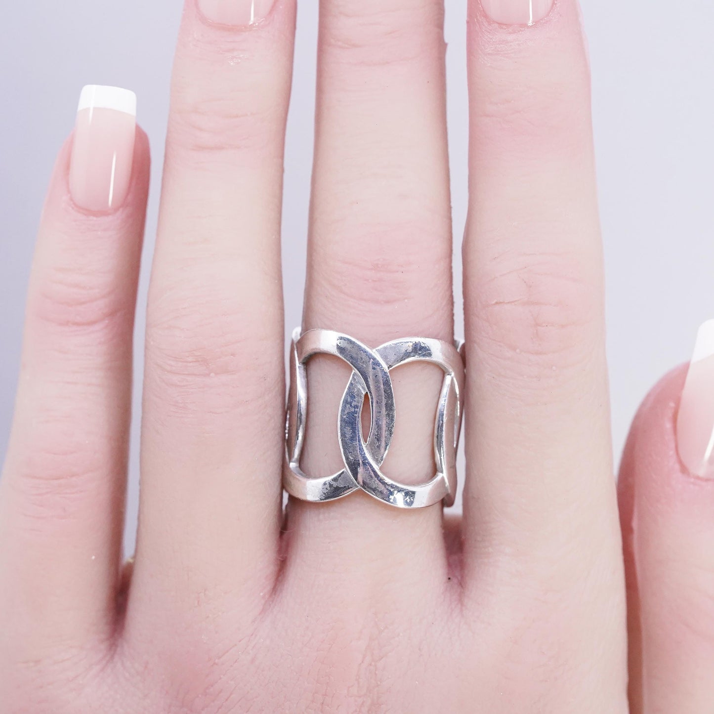 Size 8, vintage southwestern Sterling 925 silver ring, entwined wide chain band