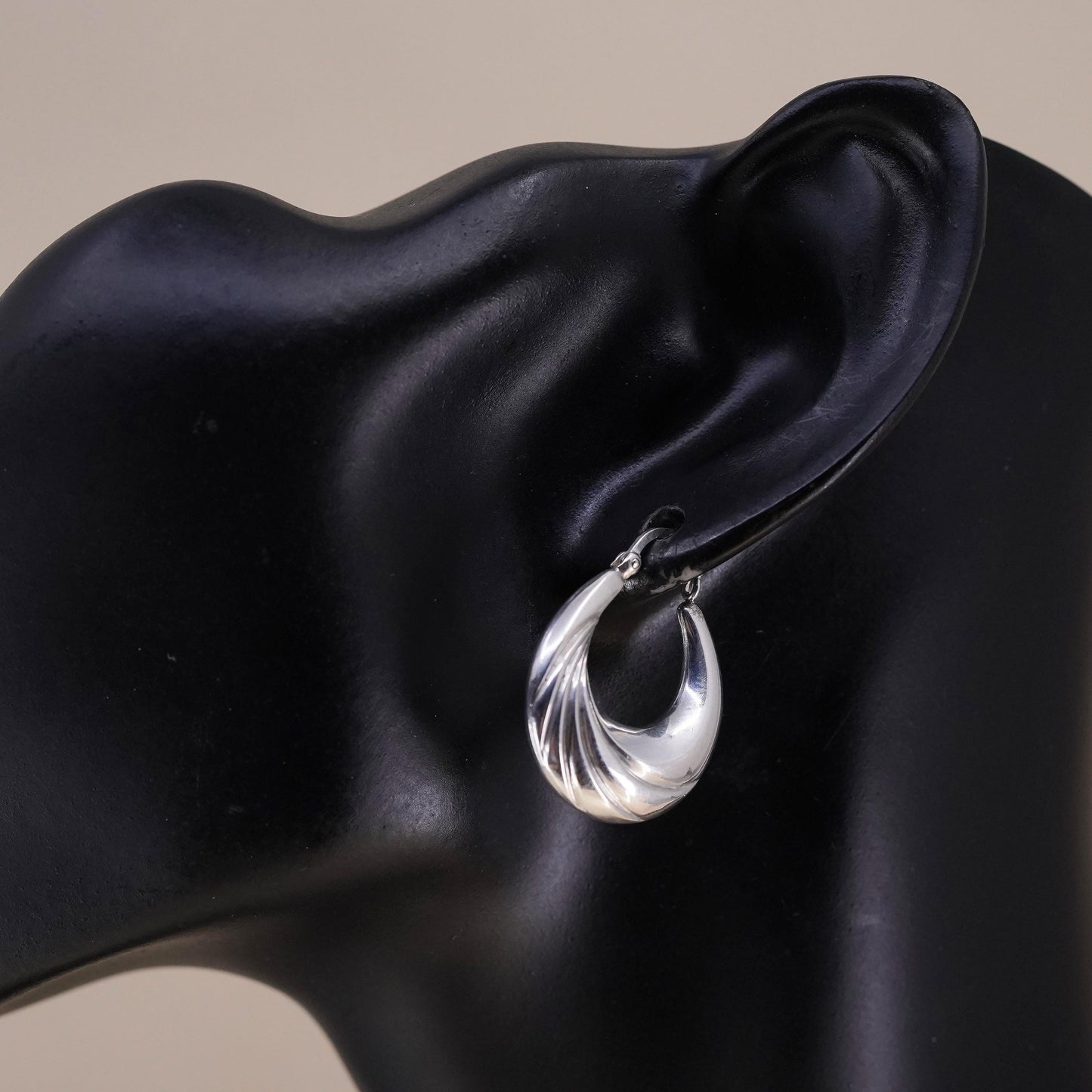 1", Vintage sterling silver loop single earring, fashion ribbed primitive hoop
