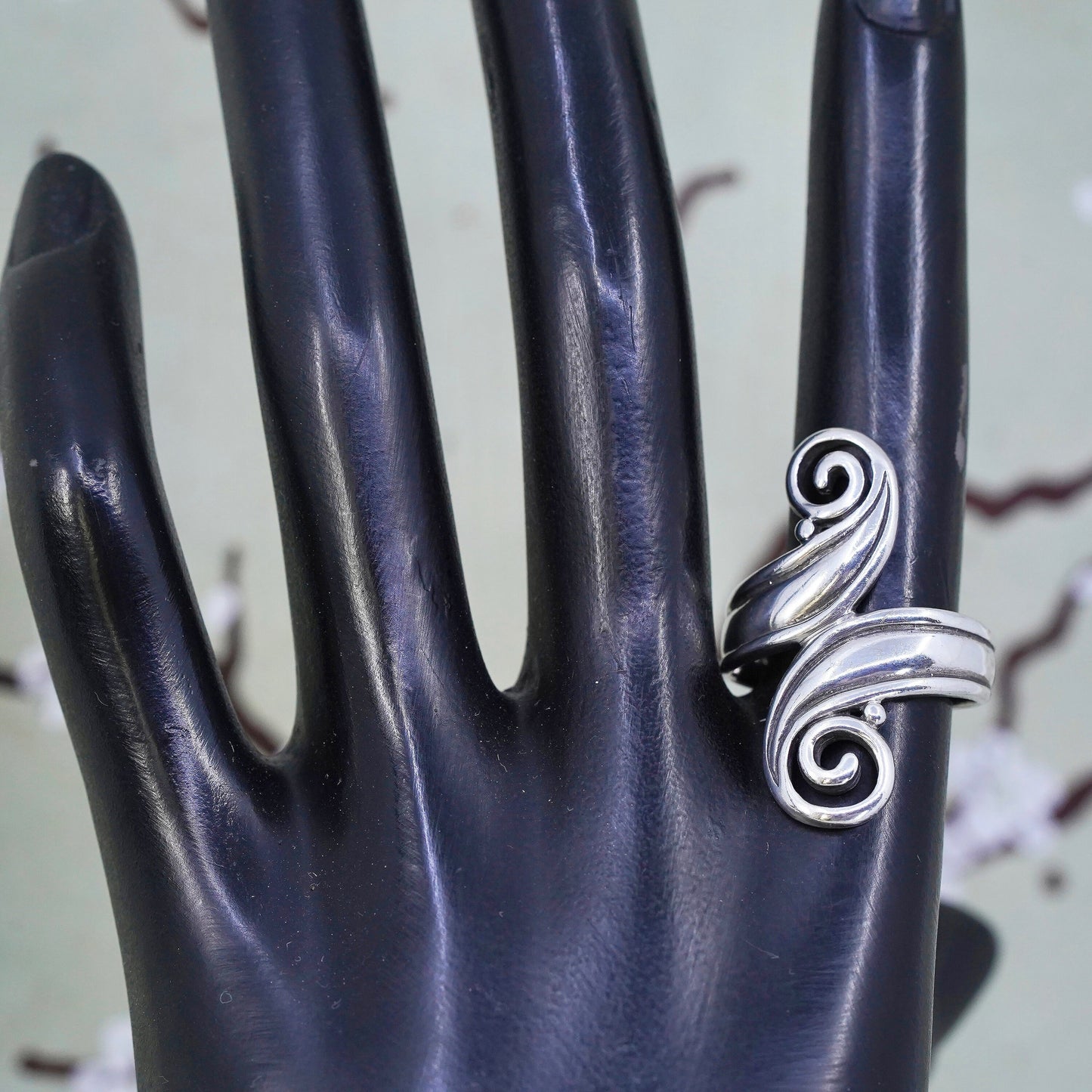 Size 7, vintage sterling silver handmade statement ring, mexico 925 swirly band