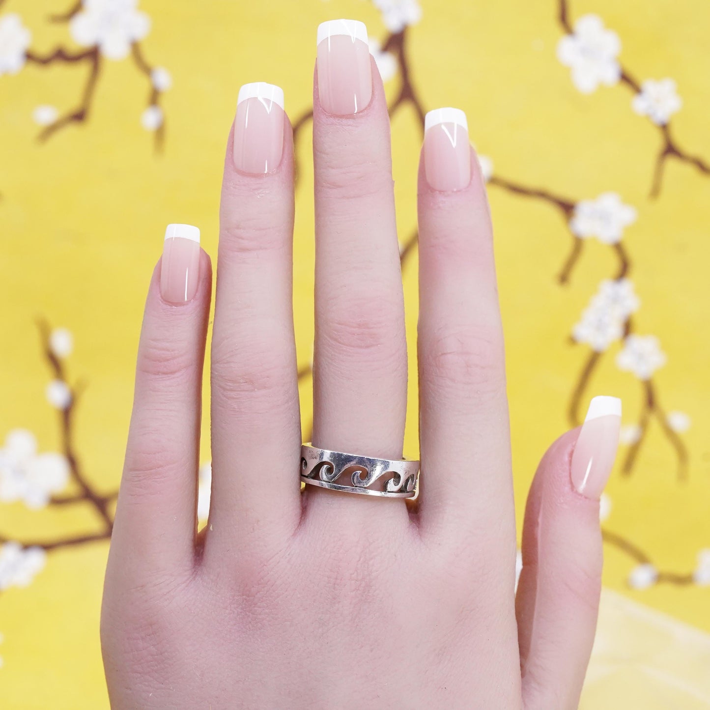 Size 8, vintage southwestern Sterling silver ring, 925 wavy wave cutout band
