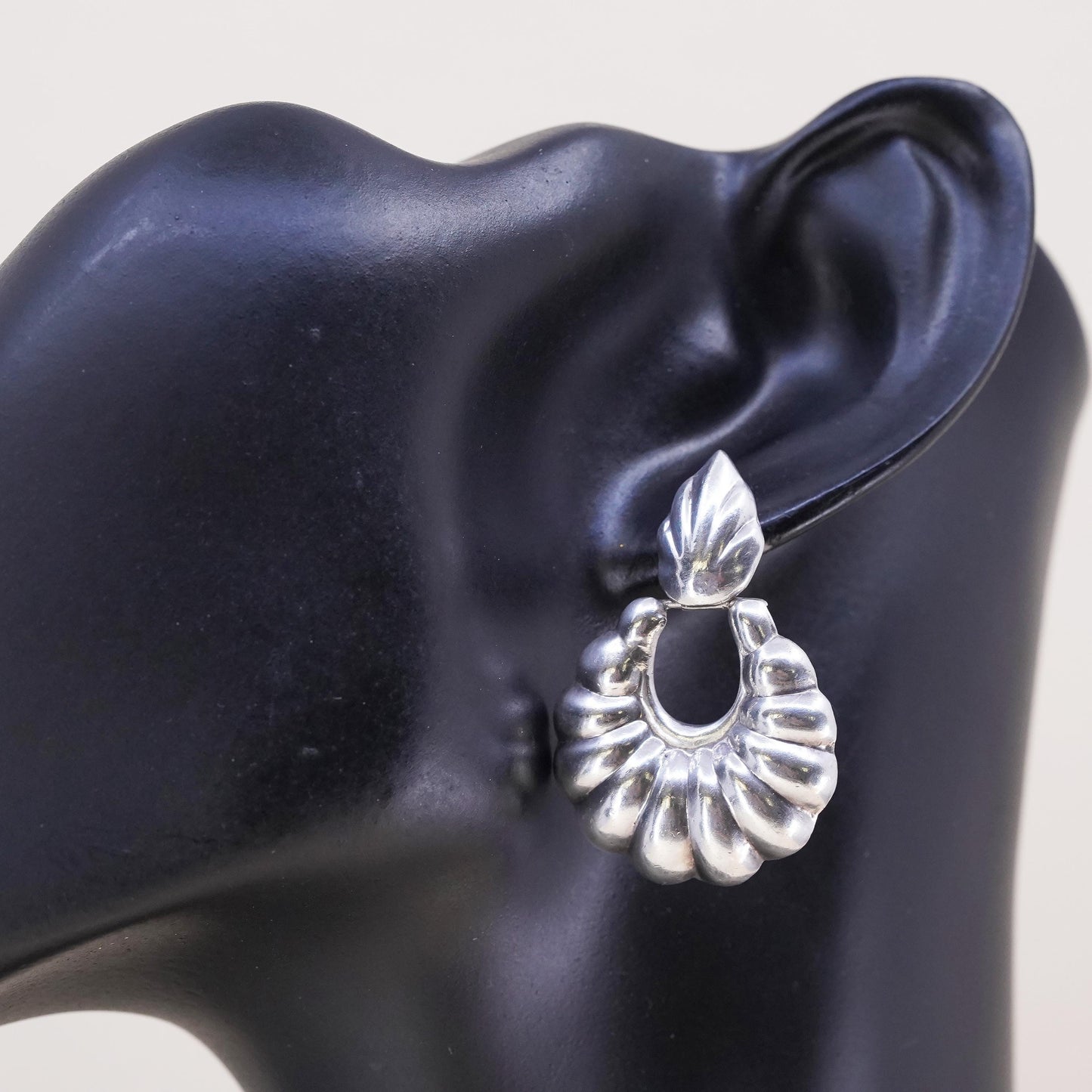 1.5", Vintage sterling 925 silver single earring, fashion ribbed hoop dangle