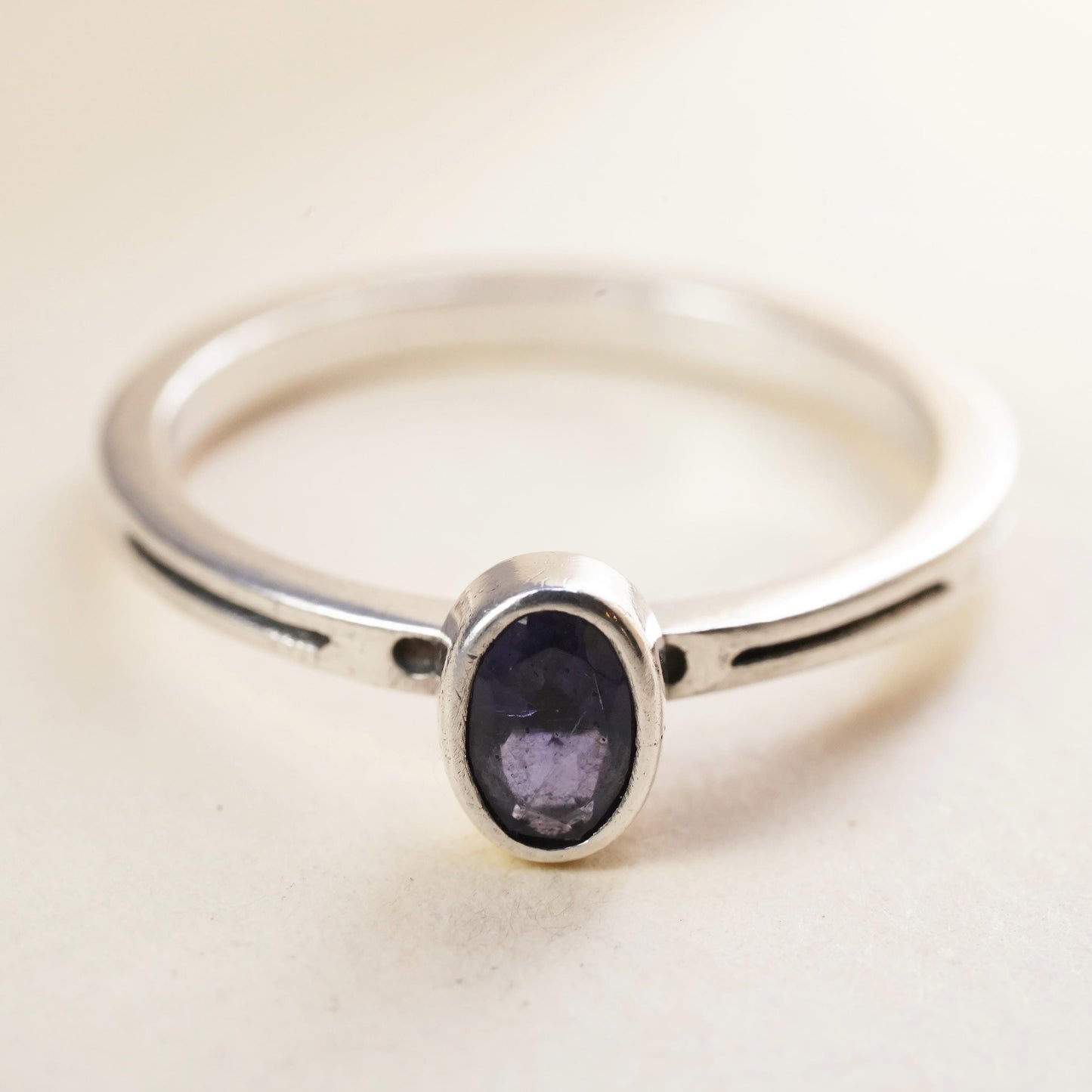 Size 7, vintage stackable Sterling 925 silver handmade ring with amethyst