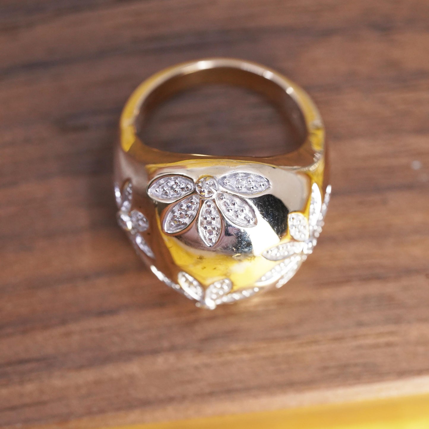 Size 8.25, vermeil yellow gold Sterling 925 silver dome ring diamond flowers