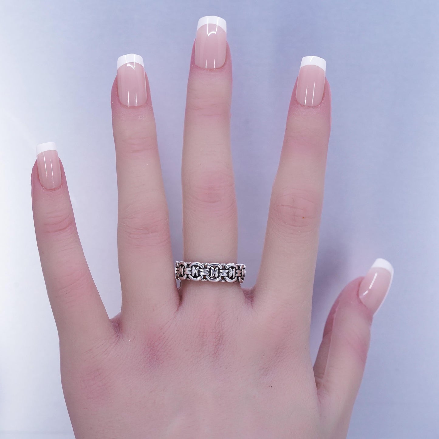 Size 8, vintage southwestern Sterling 925 silver ring, stackable chain band