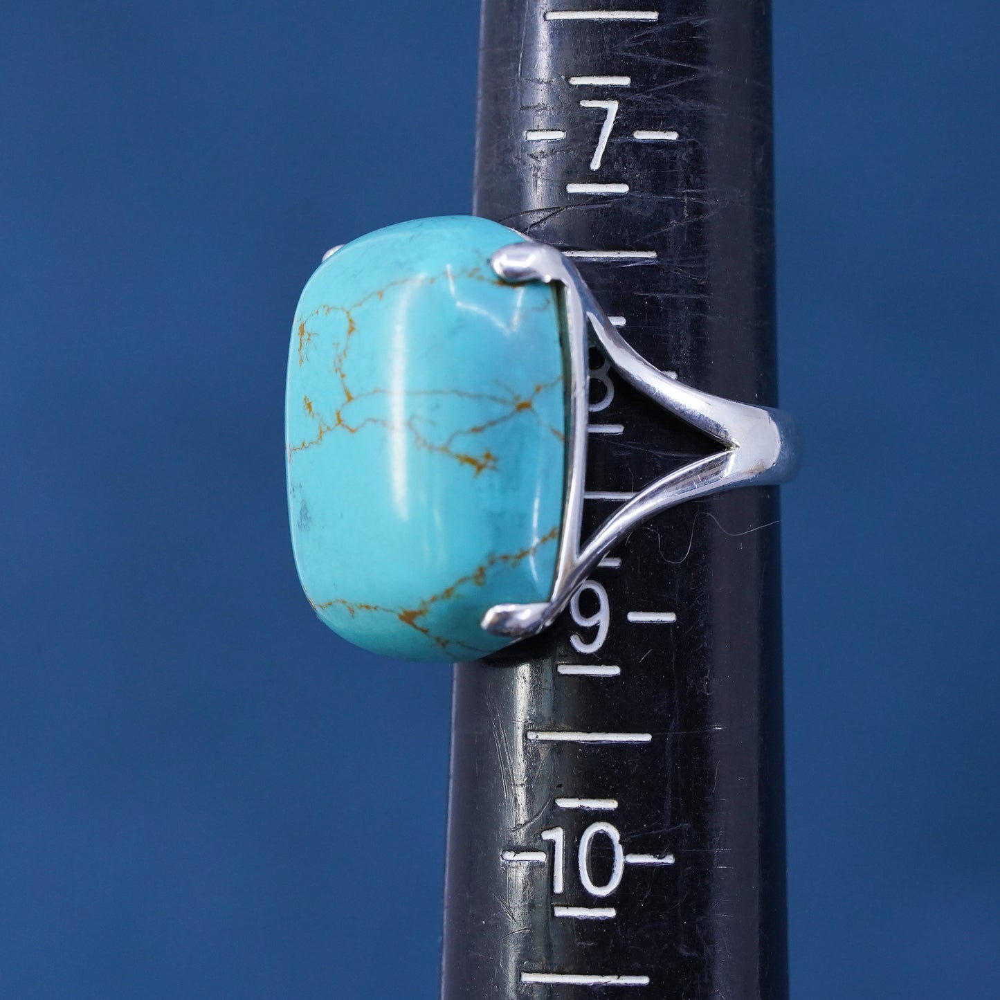 Size 8, vintage Sterling 925 silver handmade ring with turquoise